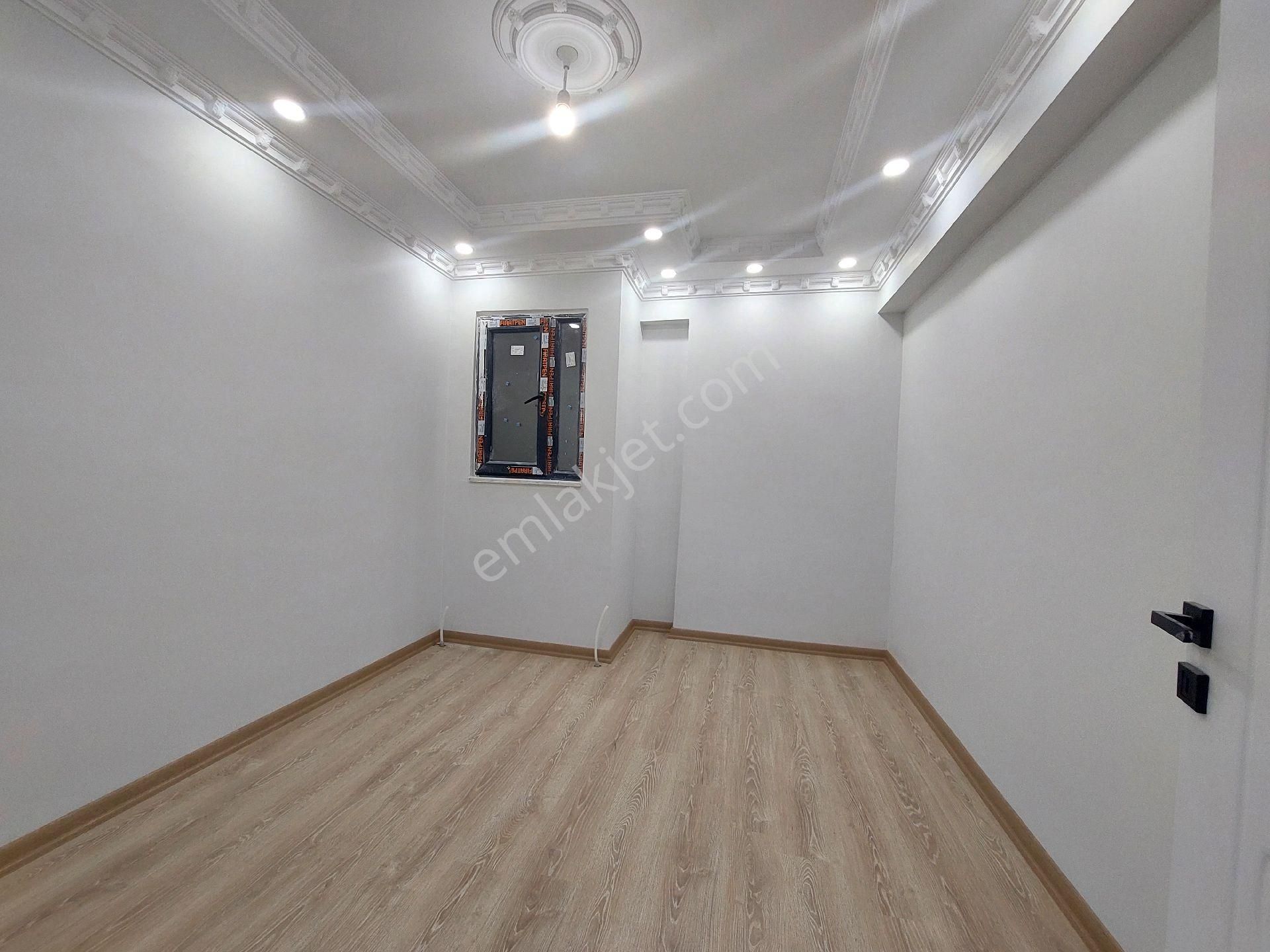 Gaziosmanpaşa Küçükköy Beşyol De Satılık Daire Birinci Kat Balkonlu 2+1 115 M2 - Görsel 11