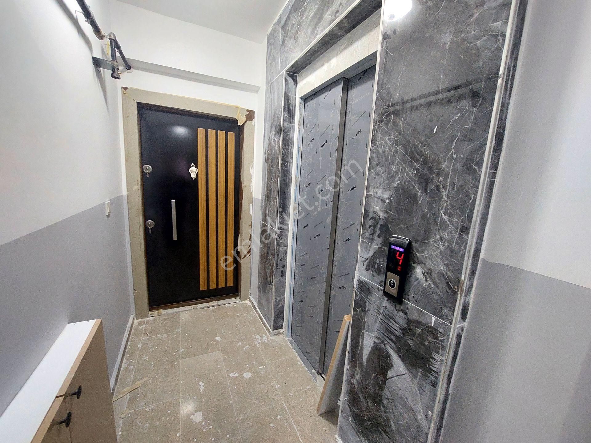 Gaziosmanpaşa Küçükköy Beşyol De Satılık Daire Birinci Kat Balkonlu 2+1 115 M2 - Görsel 18