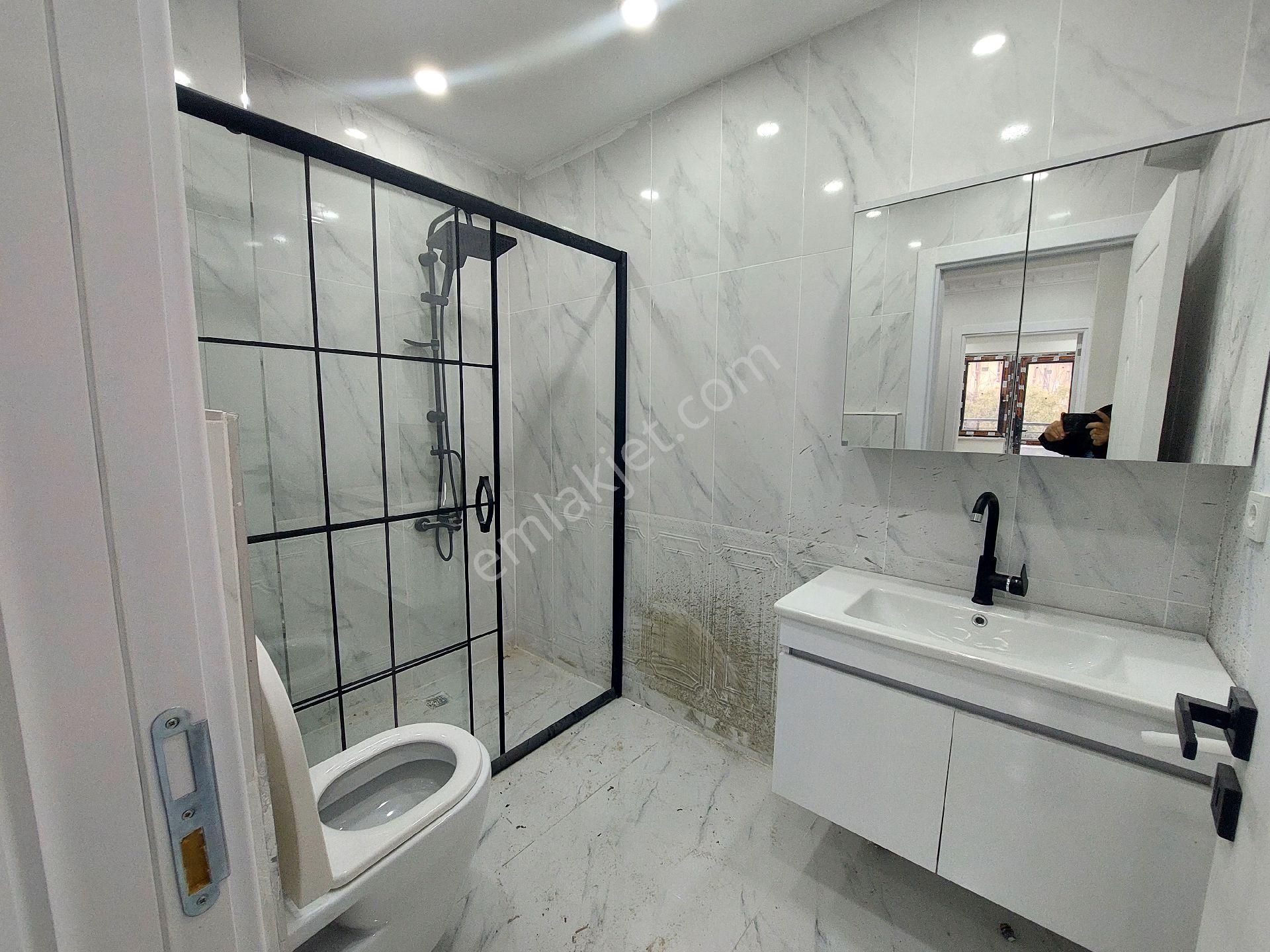 Gaziosmanpaşa Küçükköy Beşyol De Satılık Daire Birinci Kat Balkonlu 2+1 115 M2 - Görsel 15