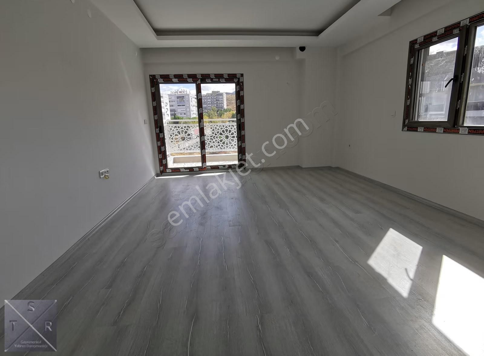 Koyundere Merkezde Kiralık Doğalgazlı 3+1 Köşe Daire - Görsel 3