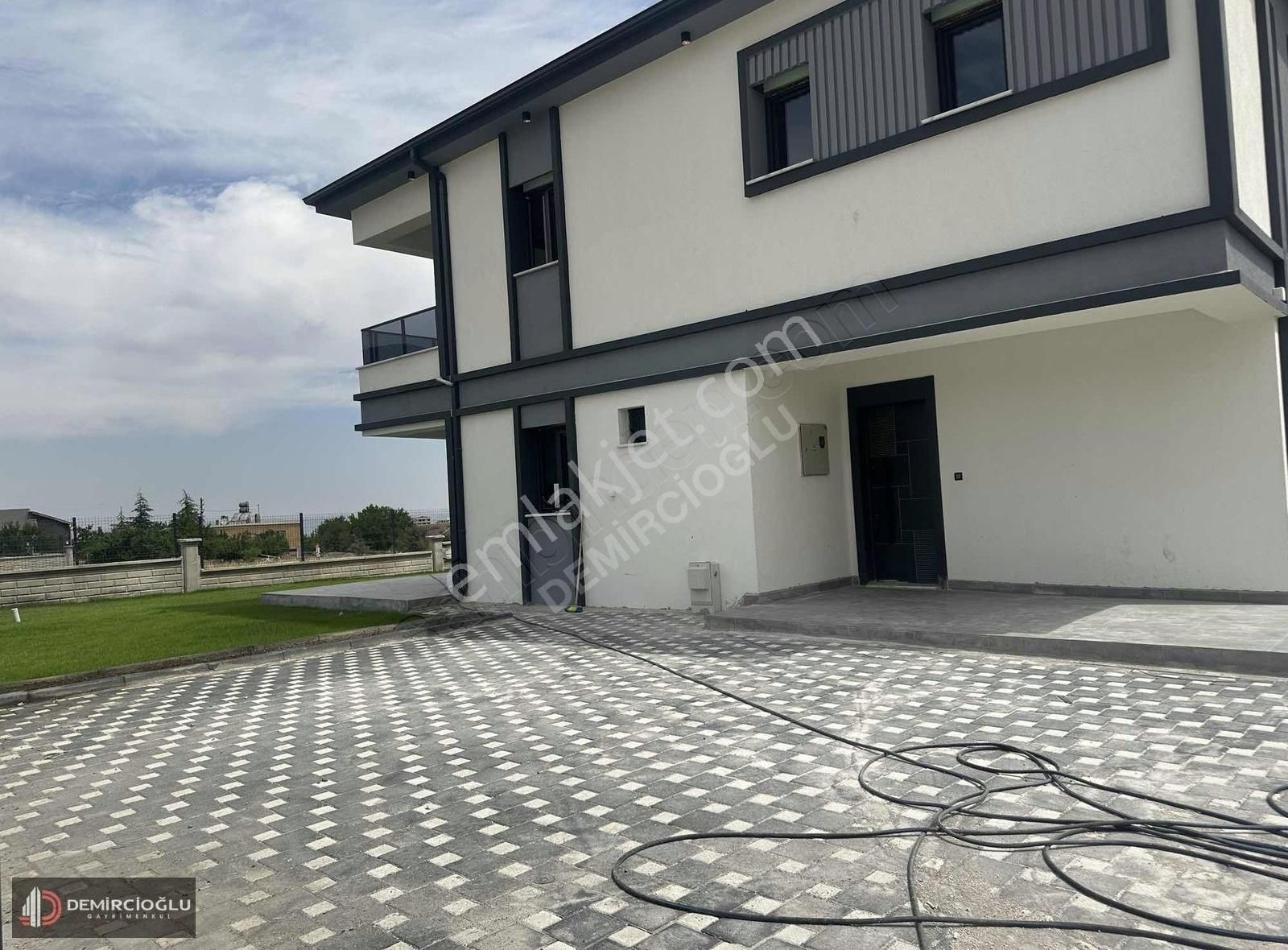 Reşadiye Mah Takasa Açık Villamız Acil Satılık - Görsel 3