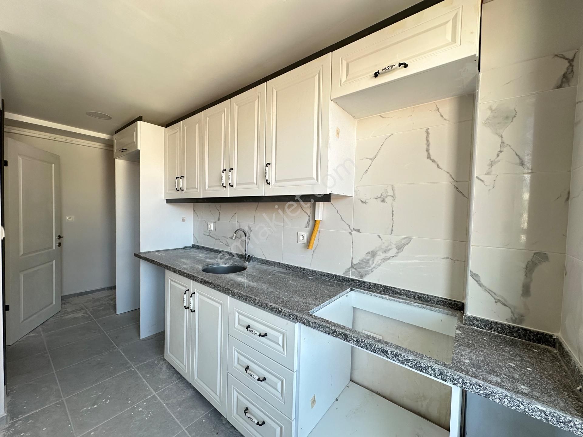 Yenikordon'da Müthiş Fırsat Teras Keyfi Sunan Ayrı Mutfaklı 2+1 - Görsel 6