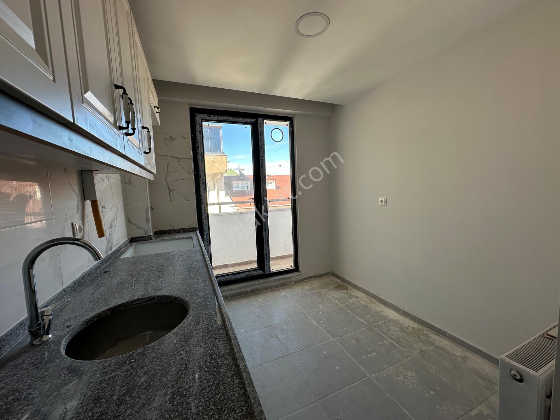 Yenikordon'da Müthiş Fırsat Teras Keyfi Sunan Ayrı Mutfaklı 2+1 - Görsel 7