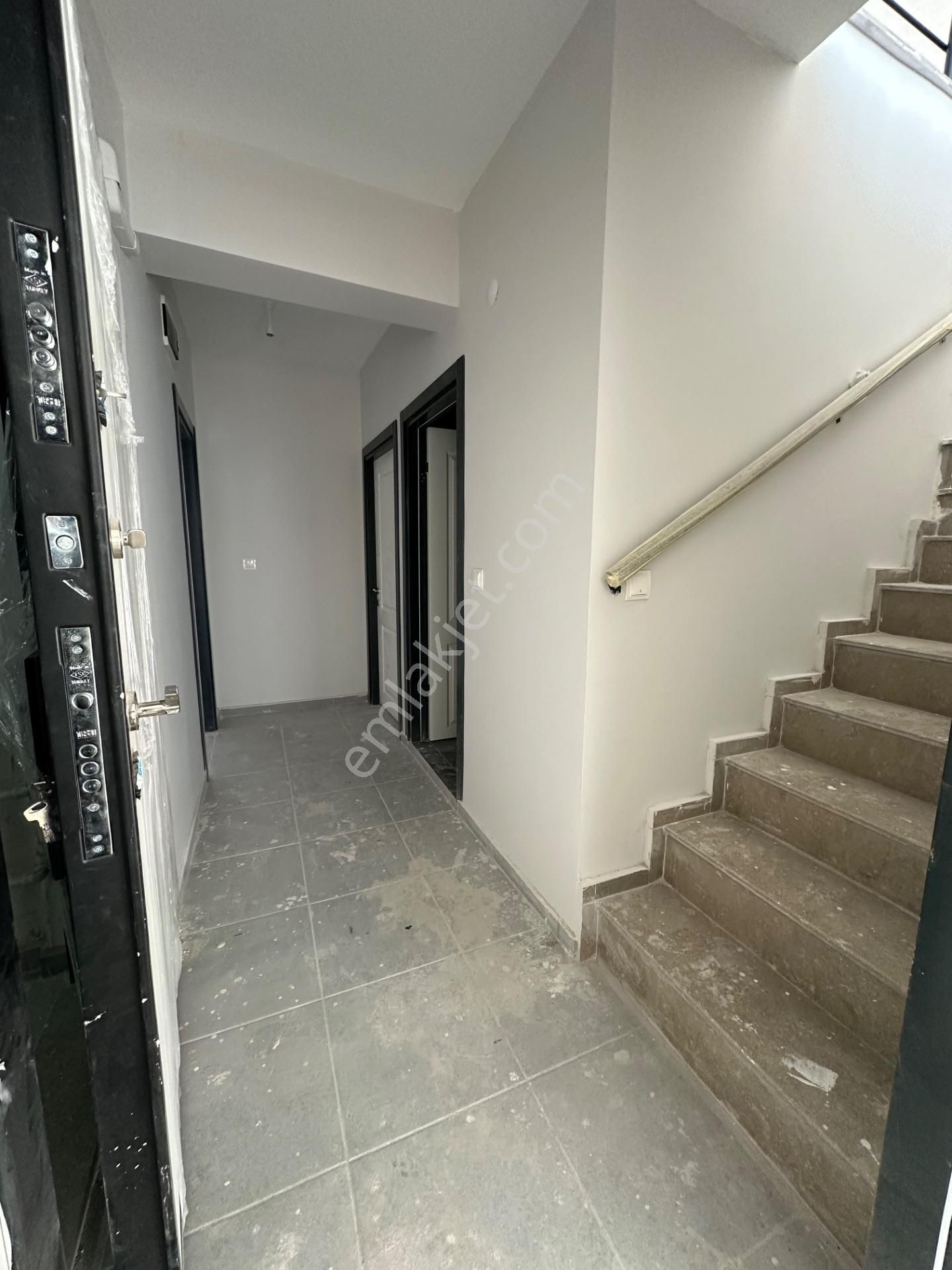 Yenikordon'da Müthiş Fırsat Teras Keyfi Sunan Ayrı Mutfaklı 2+1 - Görsel 4