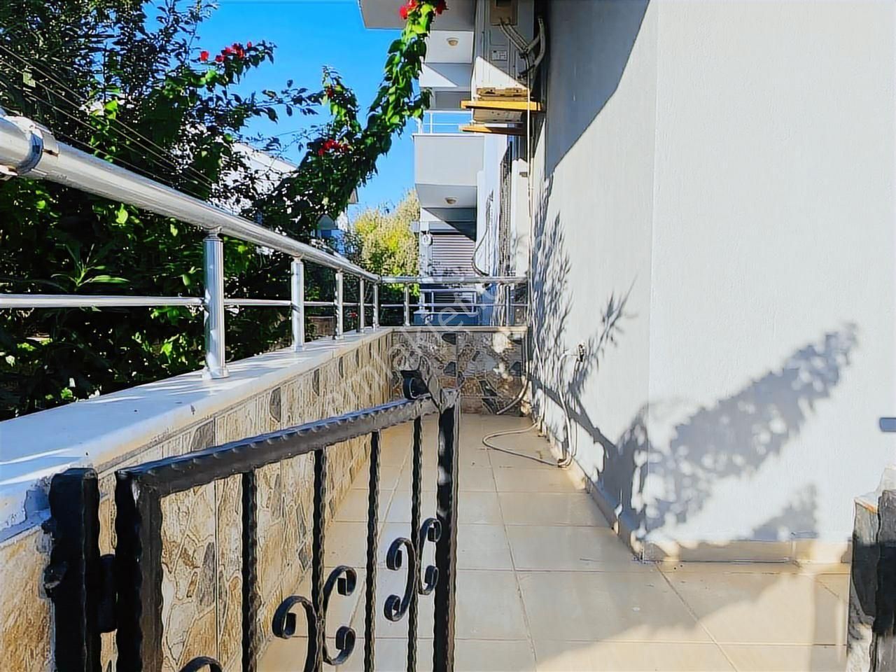 Didimde Satılık 3+1 Özel Havuzlu Çok Geniş Teras Ön Cephe Villa - Görsel 7