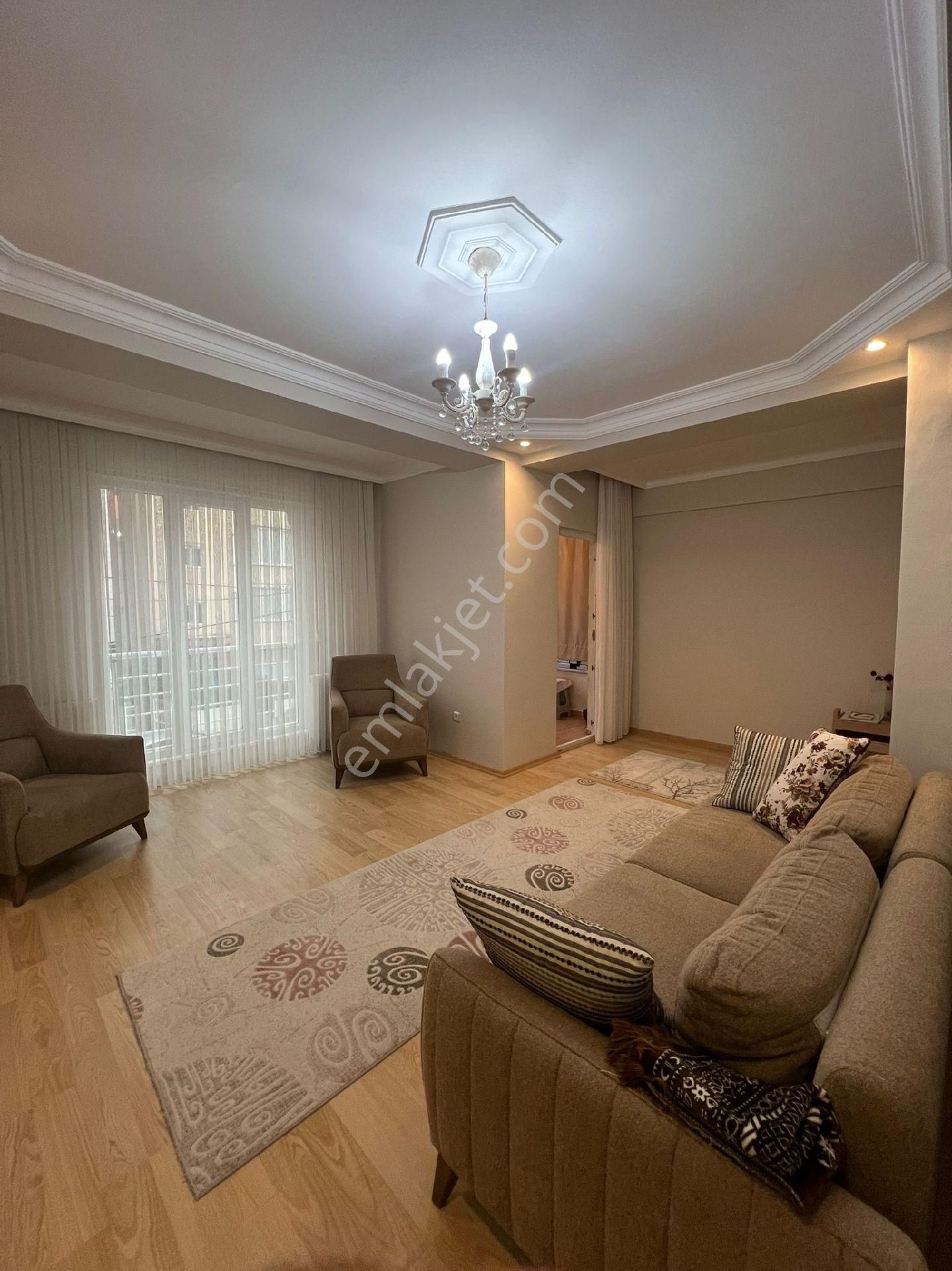 Beylikdüzü Yakuplu Kaymakamlık Yakını Satılık 2+1 Ev