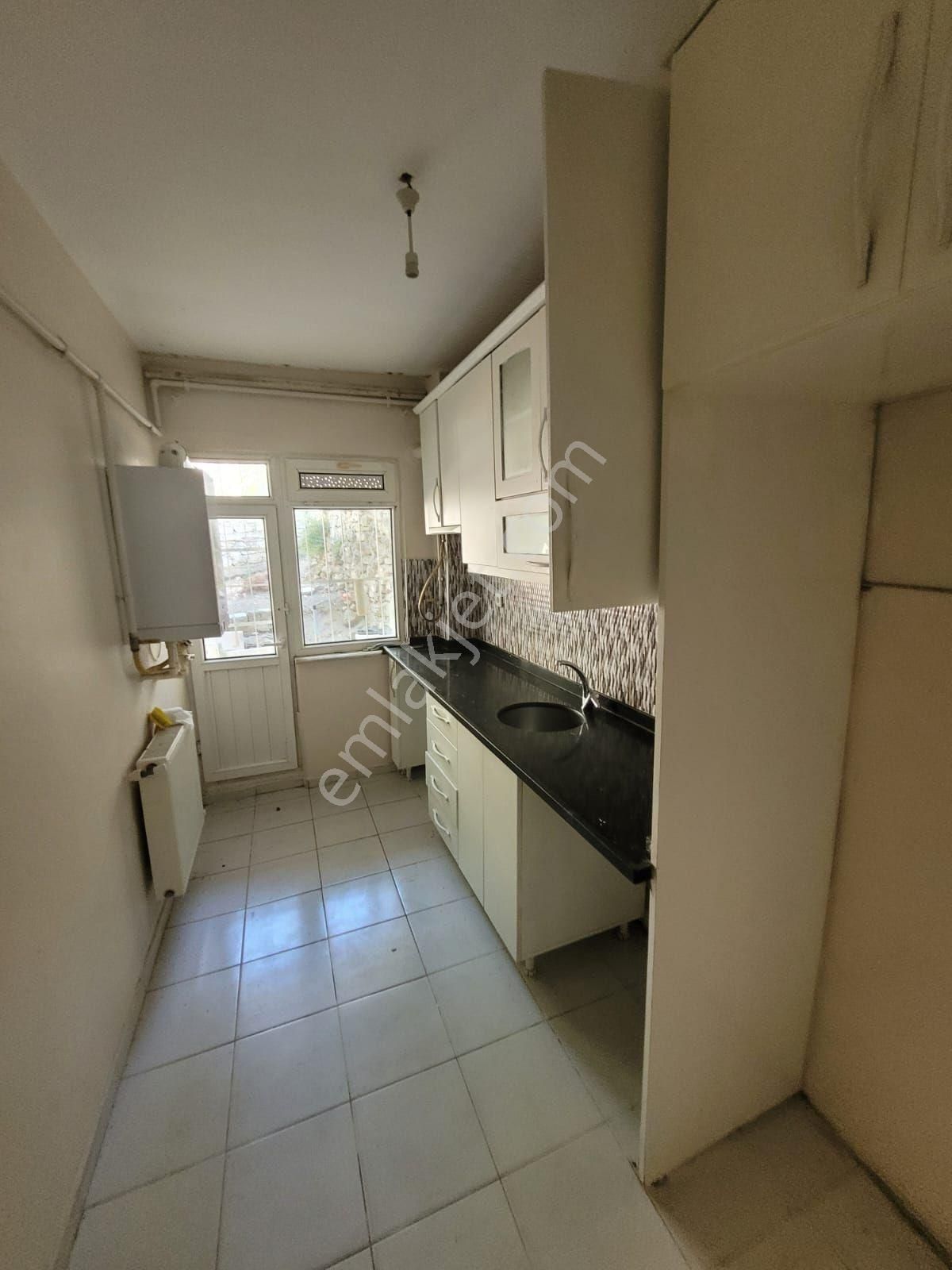 Fatih Kocamustafapaşa Sümbülefendi Perşembe Pazarı Belgratkapı Yolunda Kiracılı Bahçekatı - Görsel 2