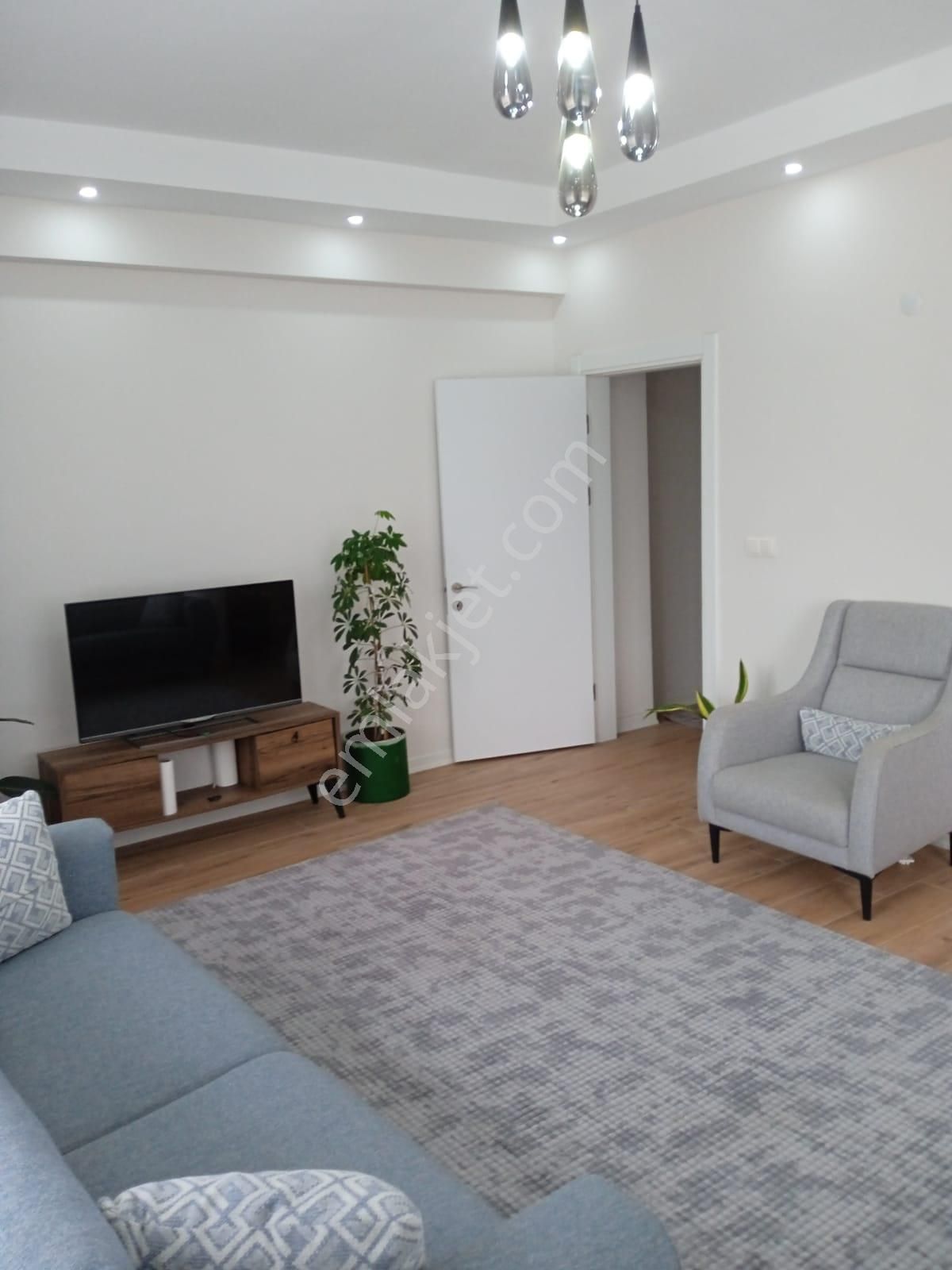Eşyalı-20.000 Kiracılı-ayrı Mutfaklı 2+1 - Görsel 11