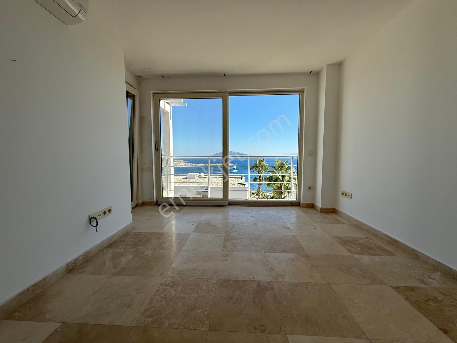 Bitez Asarlıkta Özel Plajlı Elit Sitede Full Manzaralı Daire - Görsel 35