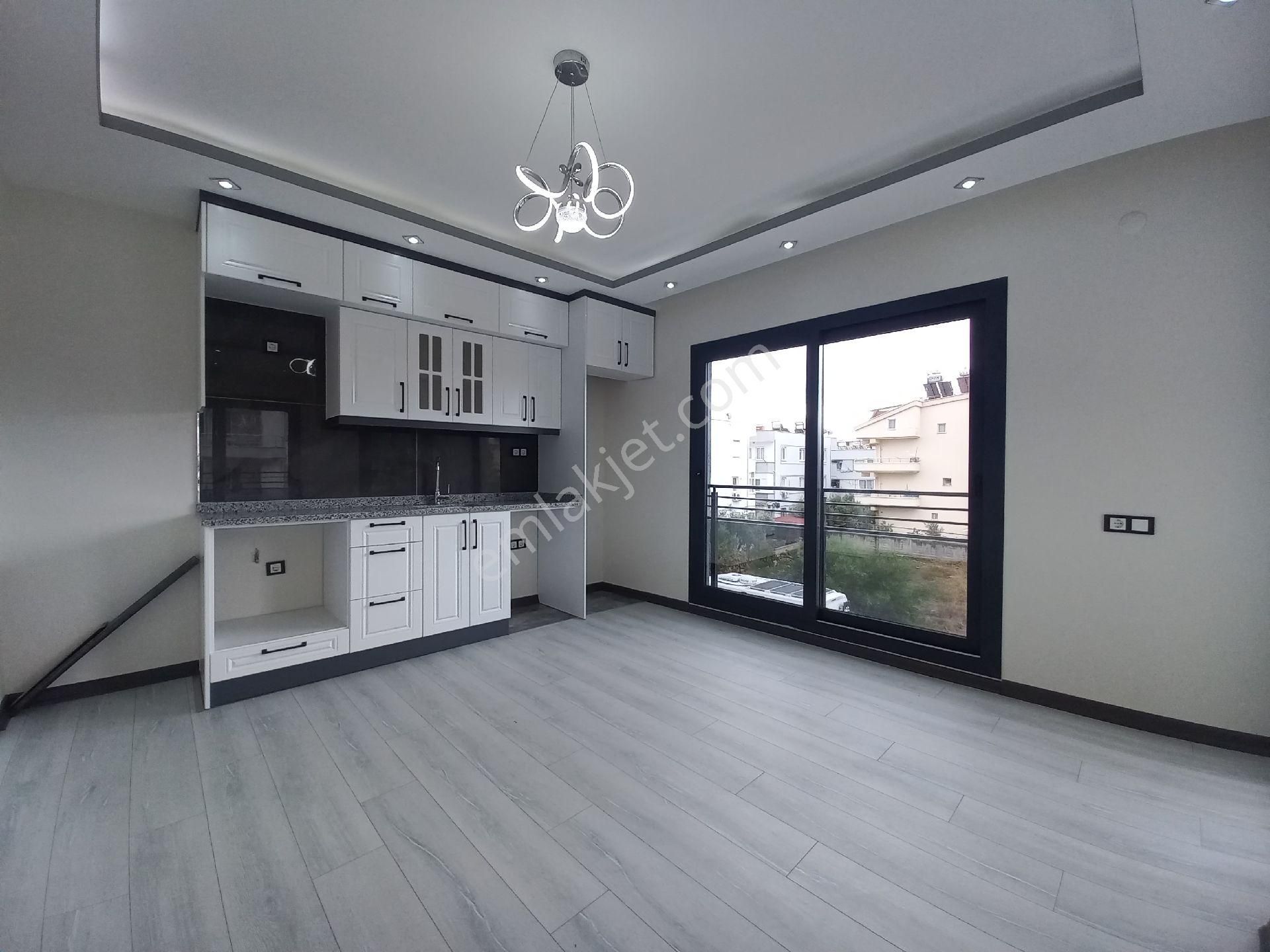 Didim Efeler Mah Merkezi Konumda Satılık 1+1 Ara Kat Daire