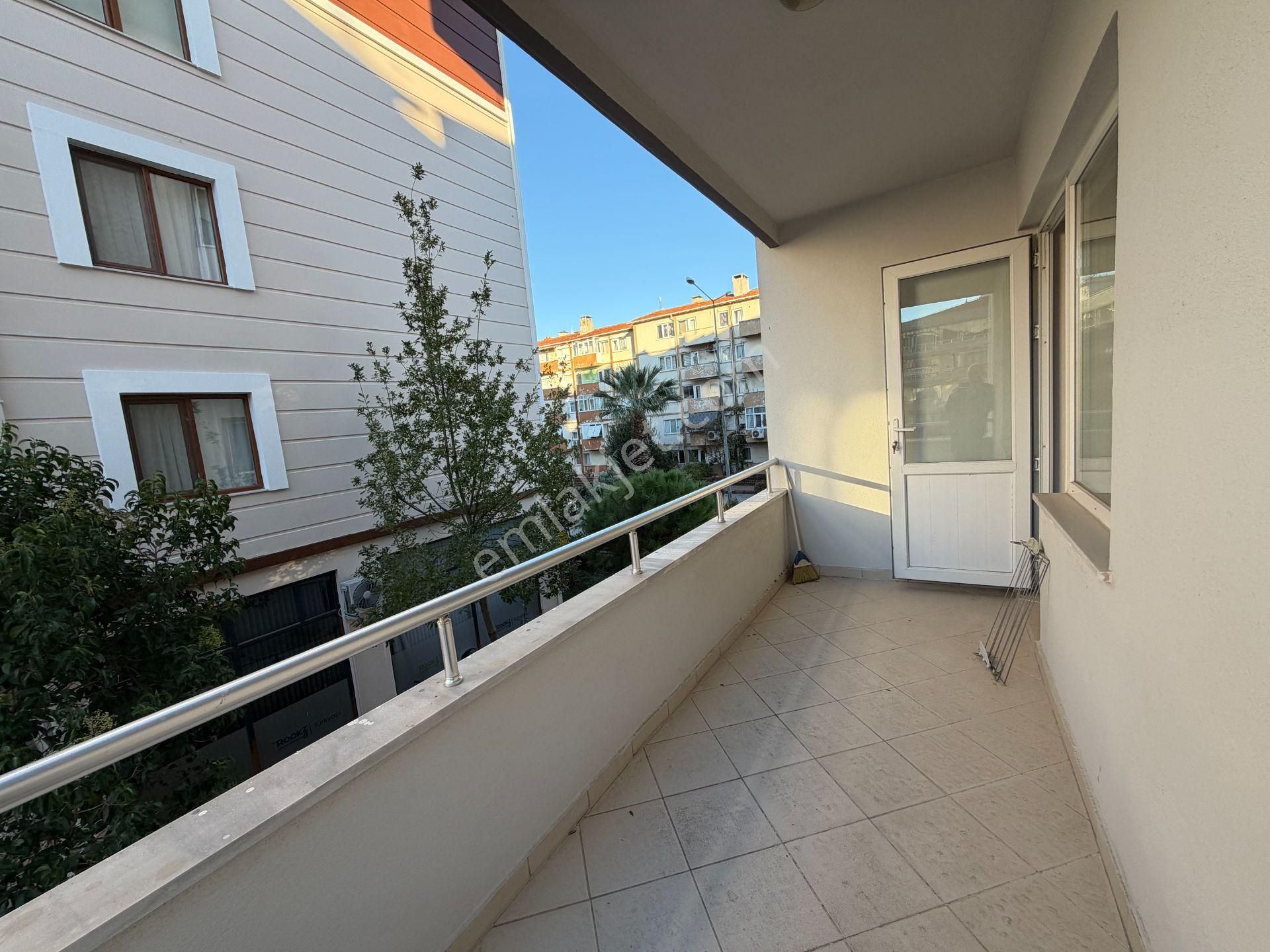 Merkezi Konumda Ferah 3+1 Kiralık Daire - Görsel 21