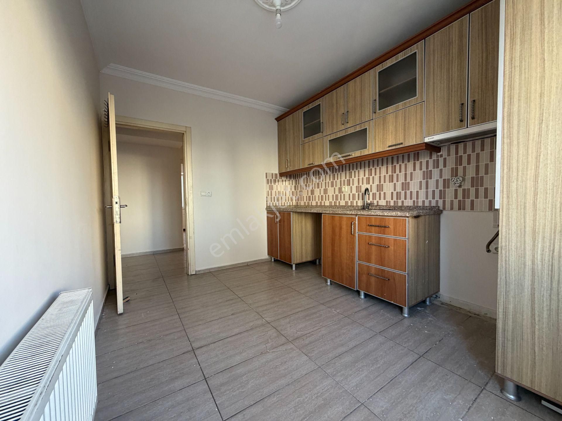 Merkezi Konumda Ferah 3+1 Kiralık Daire - Görsel 10