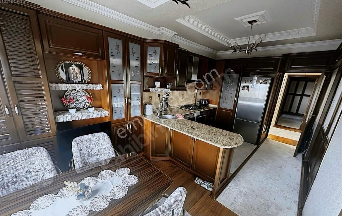 Fetih Cad Cepheli İl Jandarma Yakını Satılık 4+1 Arakat Daire - Görsel 8