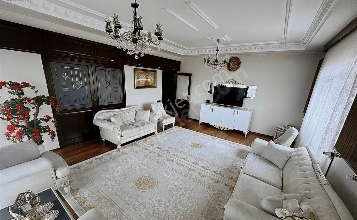 Fetih Cad Cepheli İl Jandarma Yakını Satılık 4+1 Arakat Daire - Görsel 5