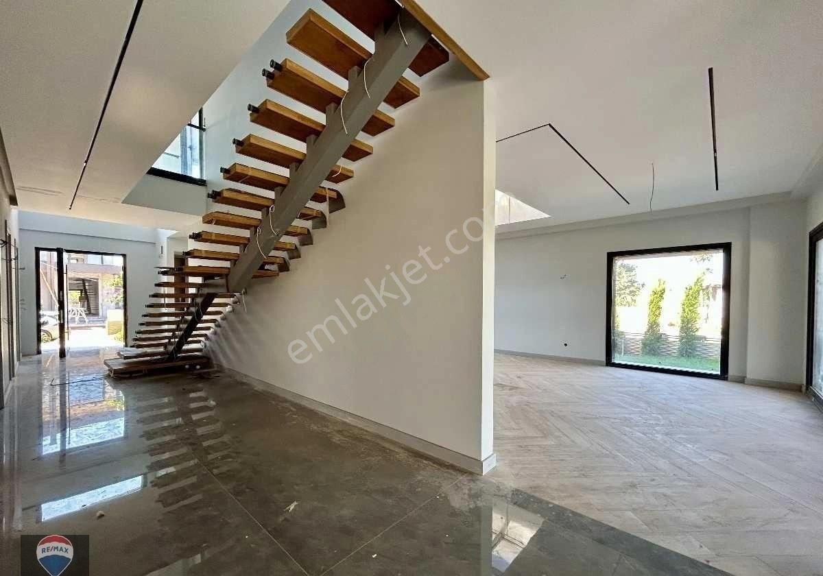 Yeni Gözde Kuyulu’da Özel Tasarım Villa | 4+1 | 300 M² Net | 640m² Arsa |40 M2 Özel Havuz - Görsel 4