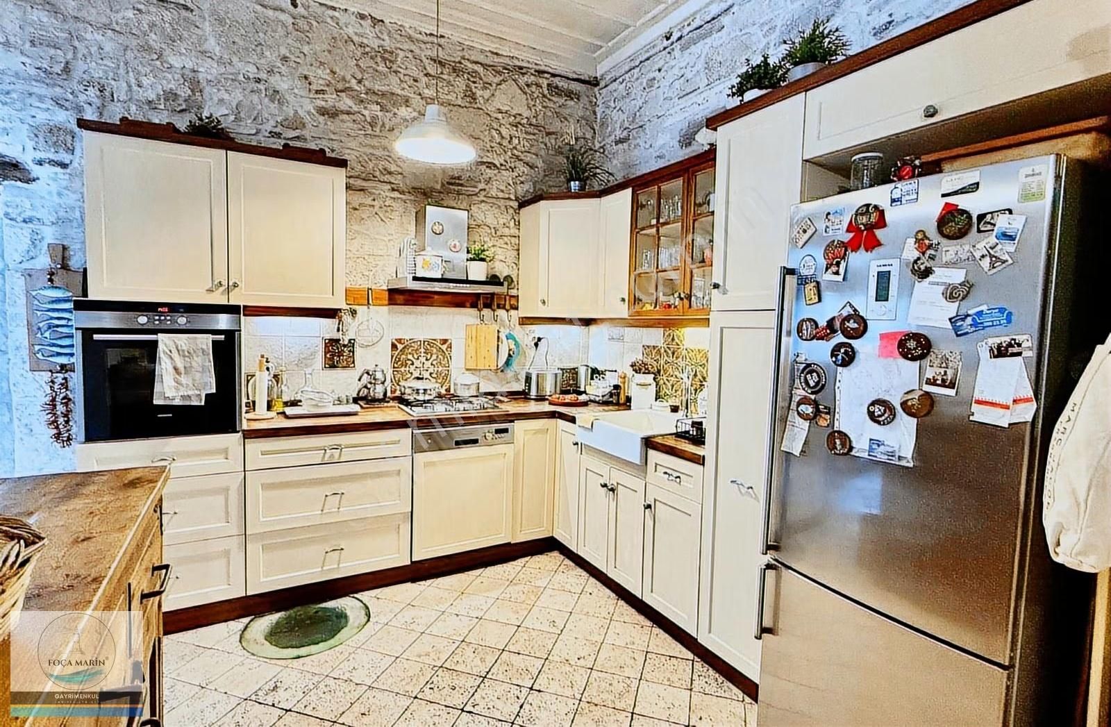 Eski Foça'nın Kalbinde Tarihe Saygı Ödüllü- Tarihi Taş Ev - Görsel 13