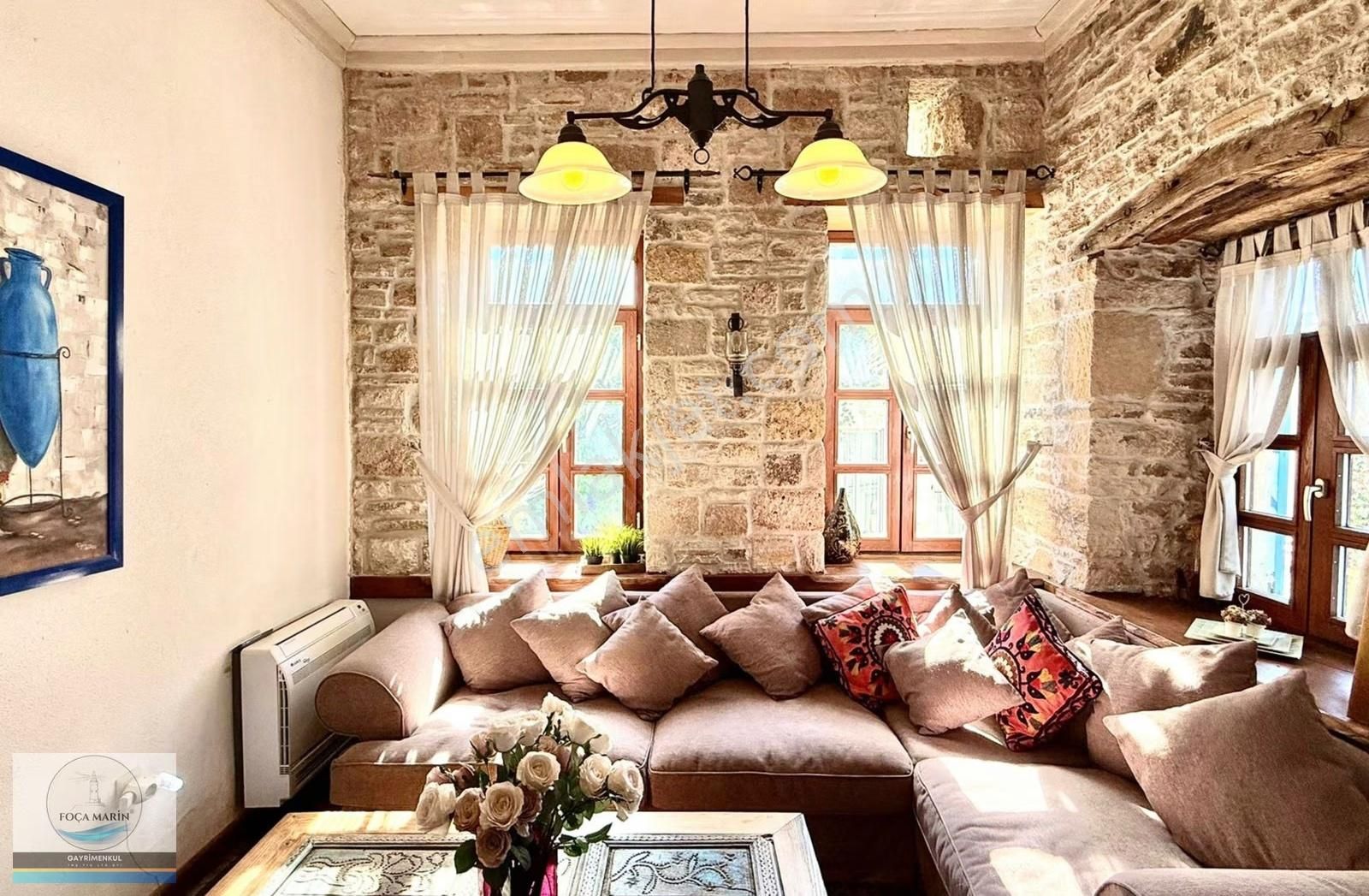 Eski Foça'nın Kalbinde Tarihe Saygı Ödüllü- Tarihi Taş Ev - Görsel 7