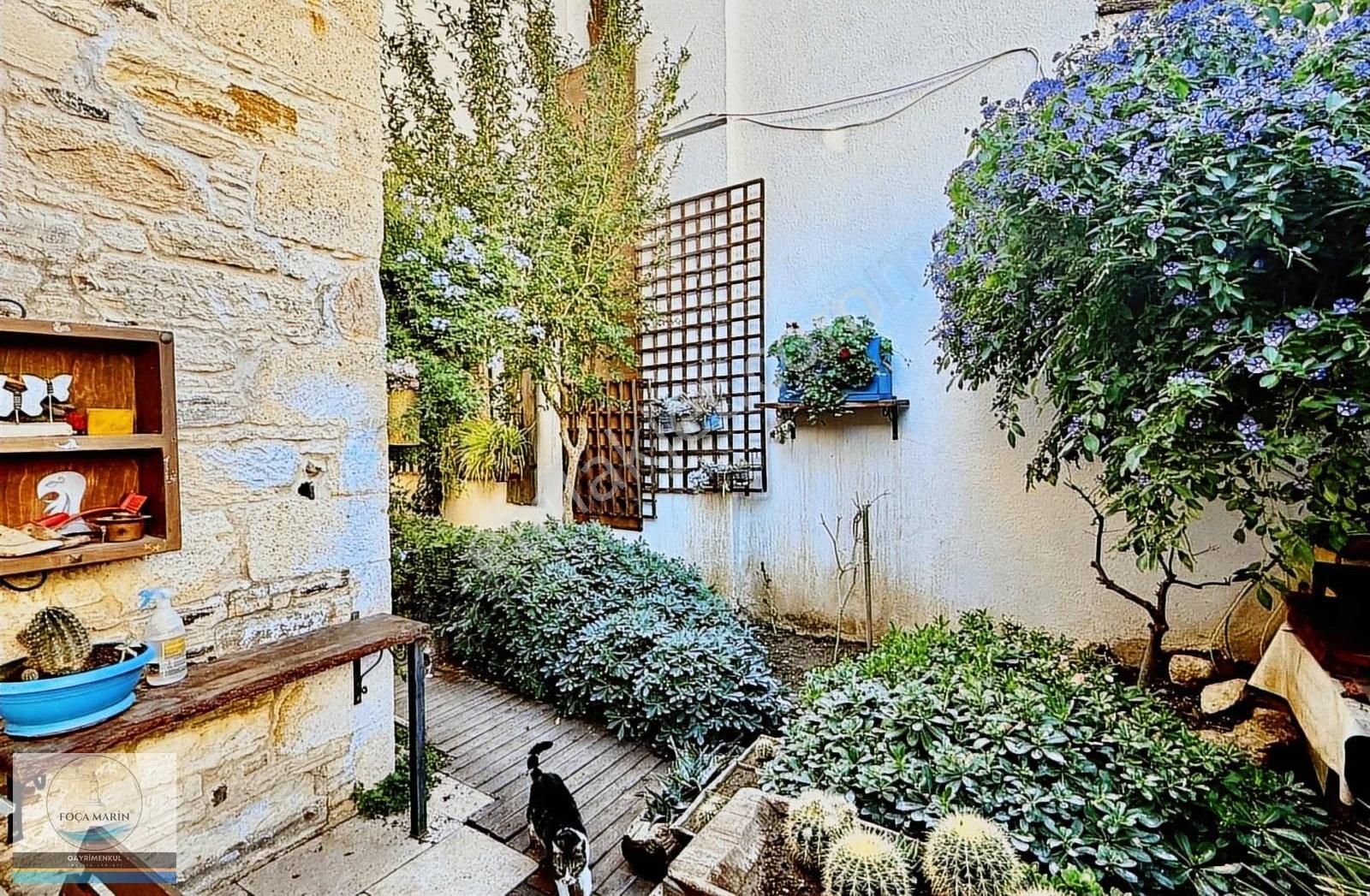 Eski Foça'nın Kalbinde Tarihe Saygı Ödüllü- Tarihi Taş Ev - Görsel 3