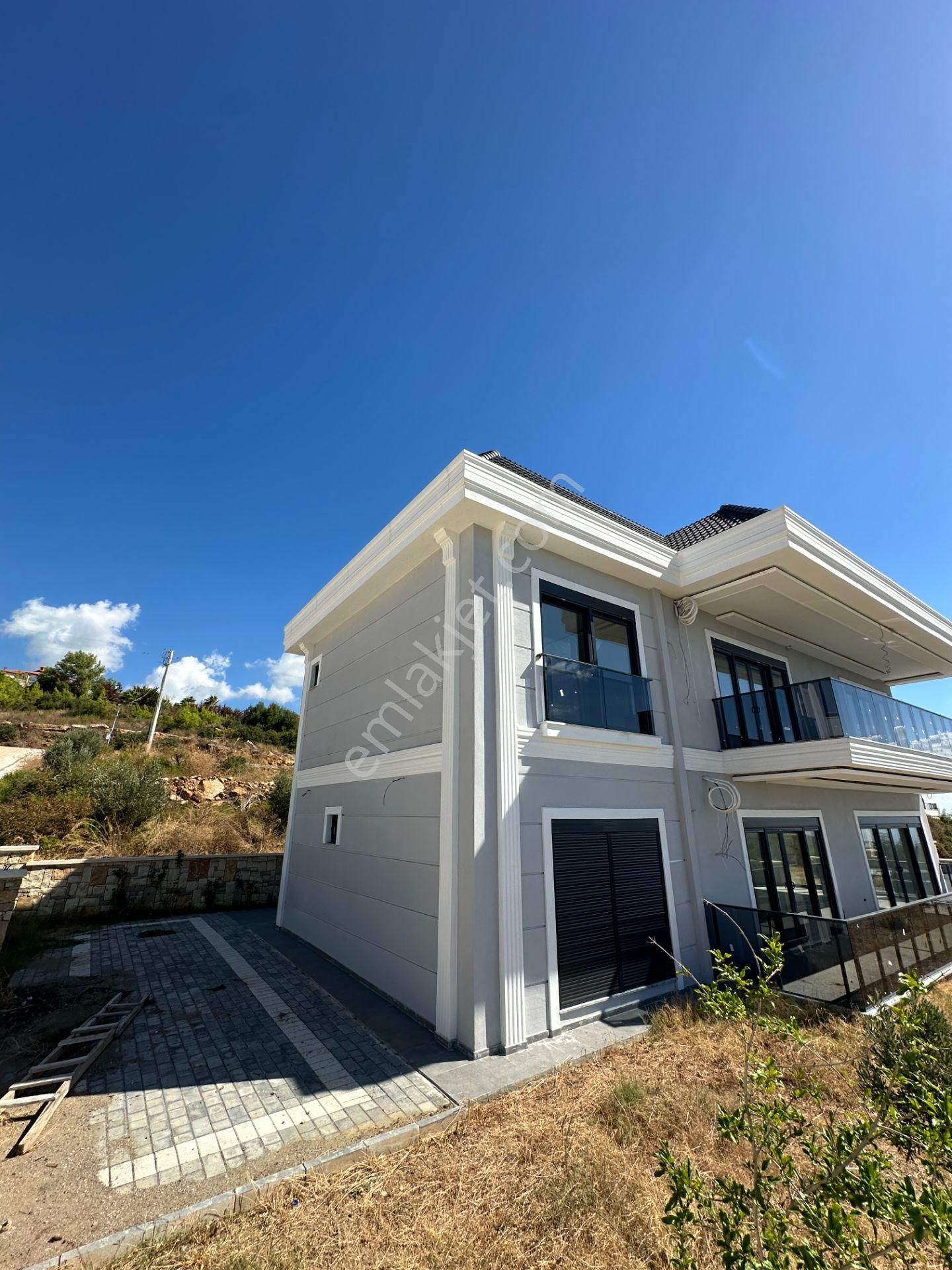 İncekum'da Panoramik Deniz Manzaralı Satılık 6+1 Müstakil Villa - Görsel 4