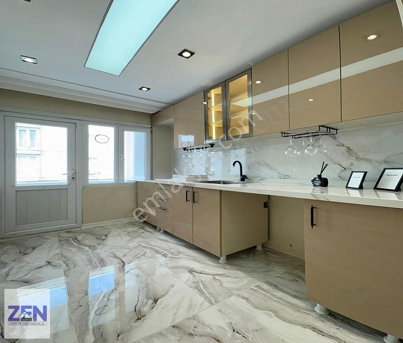 Lüks Dekorlu Krediye Uygun Merkezi Konumda 2+1 Satılık Daire!! - Görsel 25