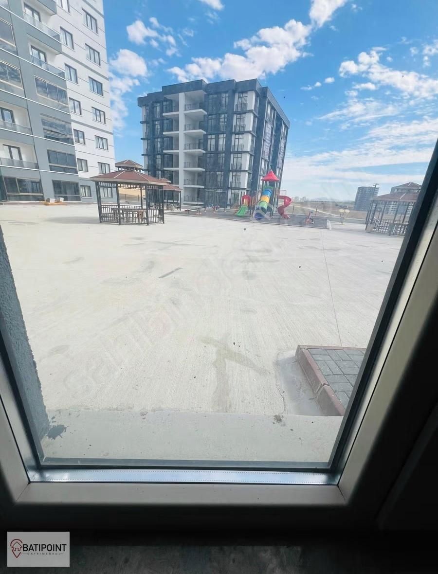 Yeni Batı Mabeyn Konutlarında Satılık Giriş Kat 4+1 Sıfır Daire - Görsel 6