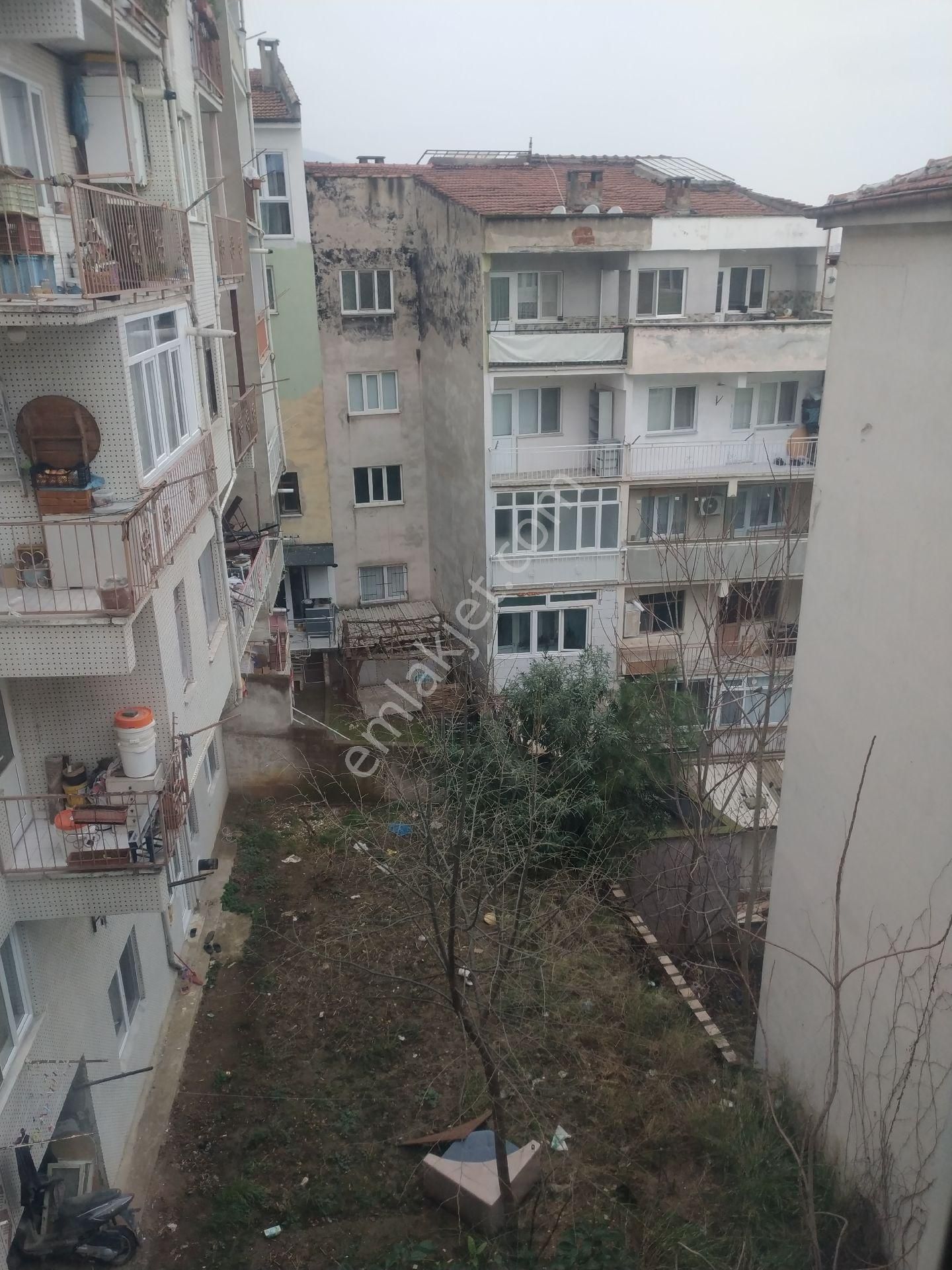 Emirsultanda.2+1.85m.5.kat.kombili Bakımlı Daire - Görsel 26