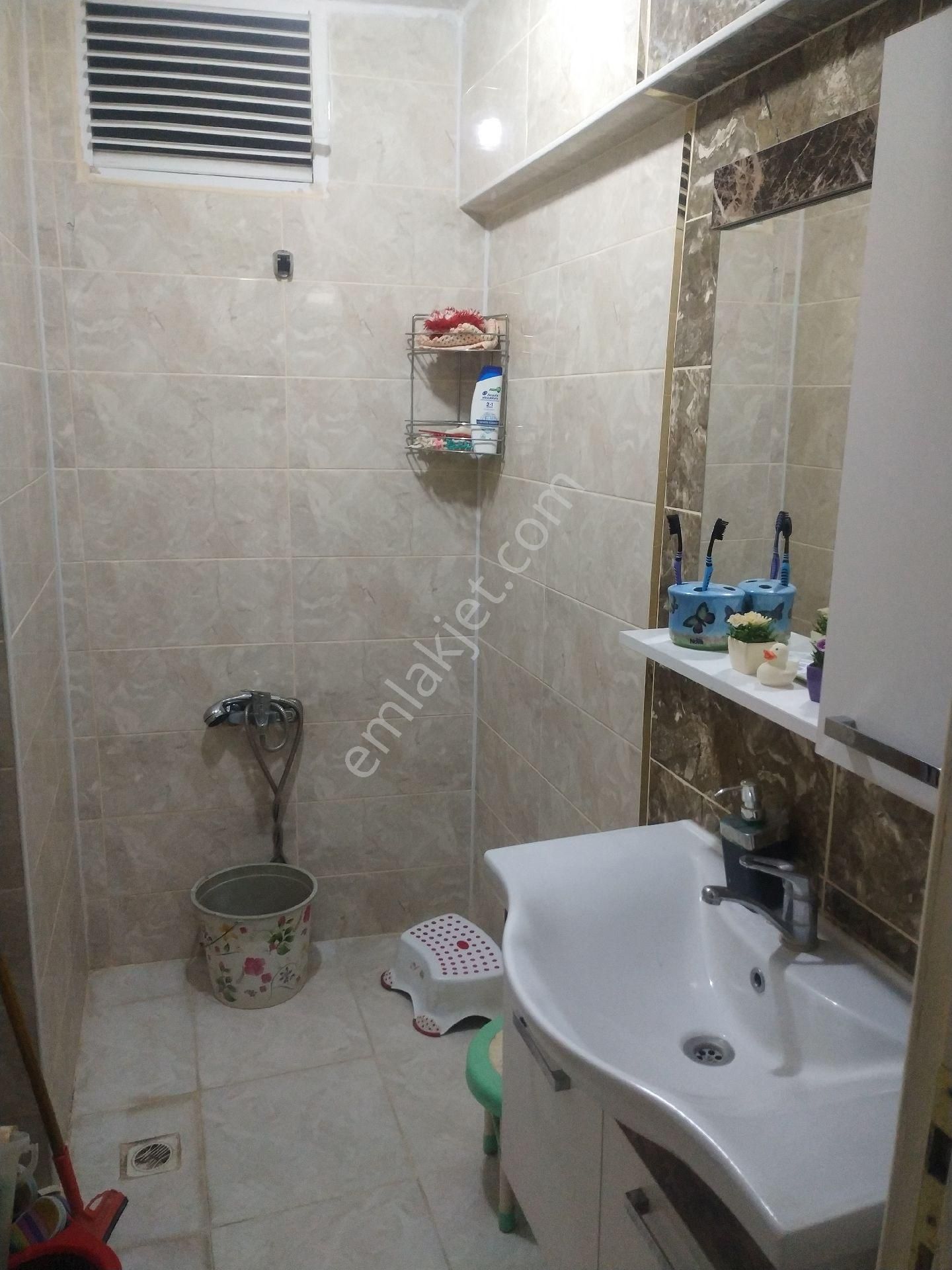 Emirsultanda.2+1.85m.5.kat.kombili Bakımlı Daire - Görsel 25