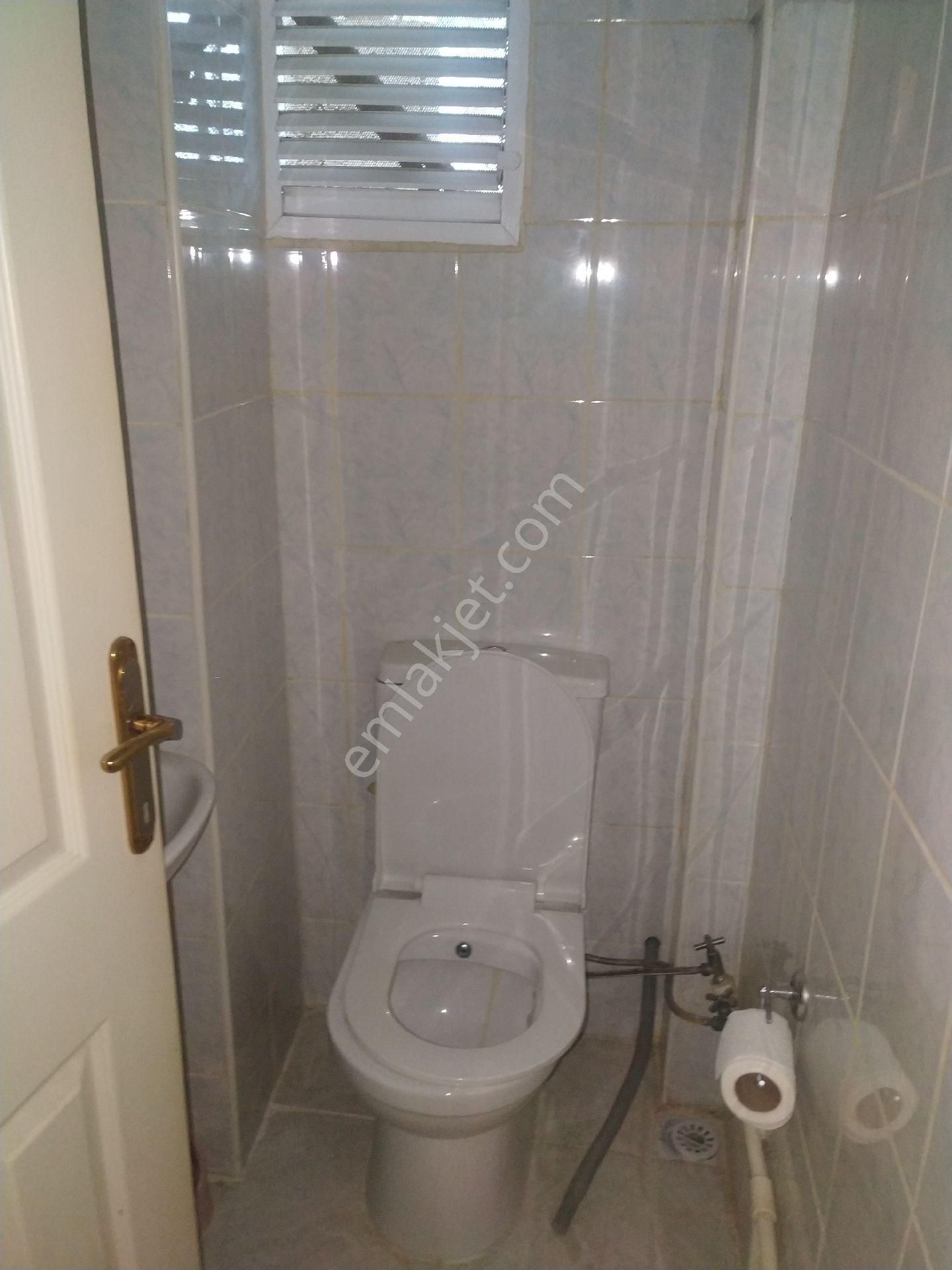Emirsultanda.2+1.85m.5.kat.kombili Bakımlı Daire - Görsel 23