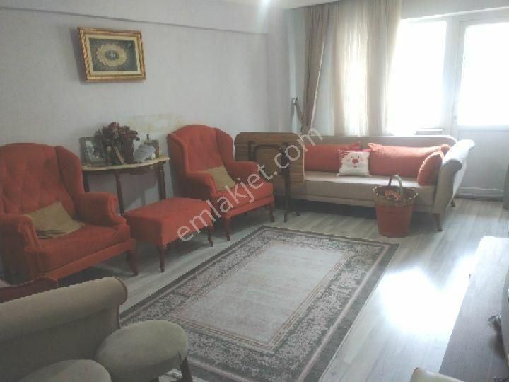 Emirsultanda.2+1.85m.5.kat.kombili Bakımlı Daire - Görsel 2