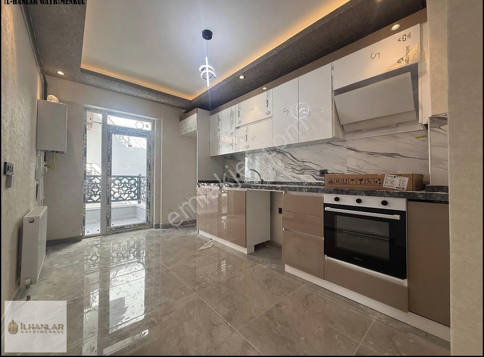 Ayvalı Mah. Cadde Üzeri Metro Ring Güzergahı Sıfır Daireler