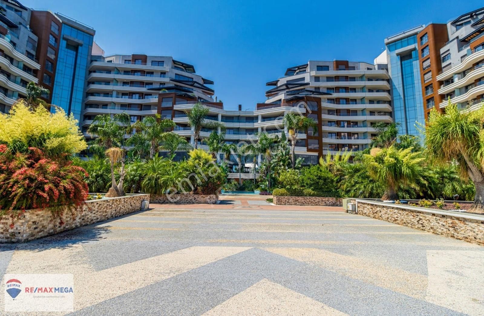 Denize Sıfır Sun Is Blue Resıdence Full Deniz Manzaralı 3+1daire