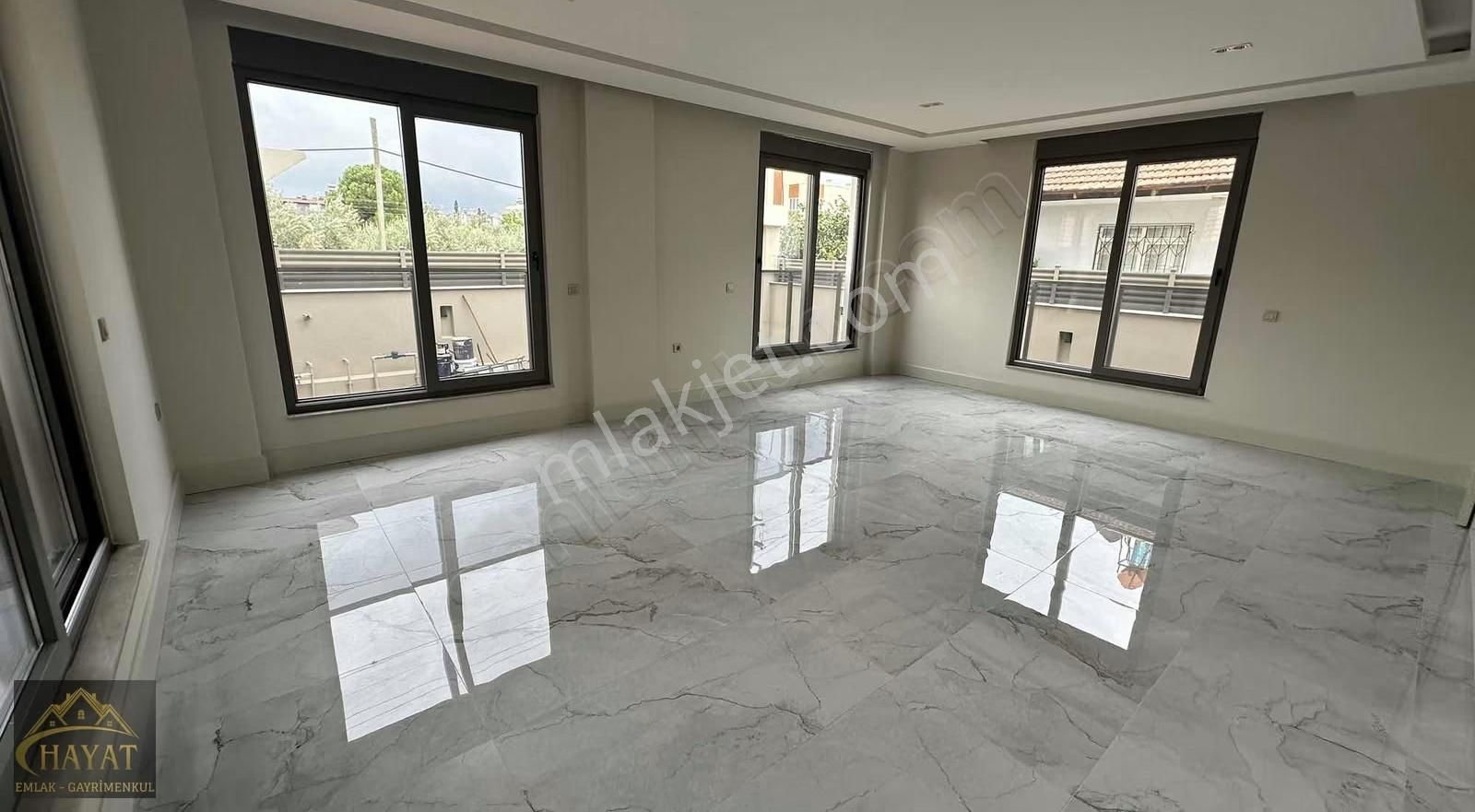 Döşemealtı Merkezde 3+1 Geniş Villa - Görsel 17