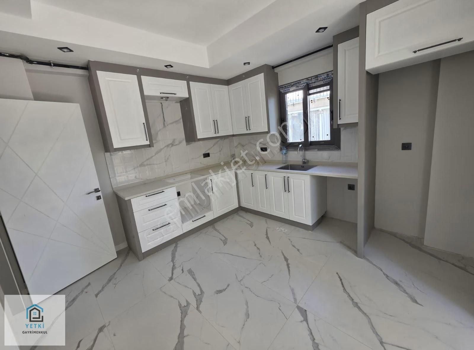 Bağbaşının En Tutulan Konumunda Pazar Pazarında Sıfır