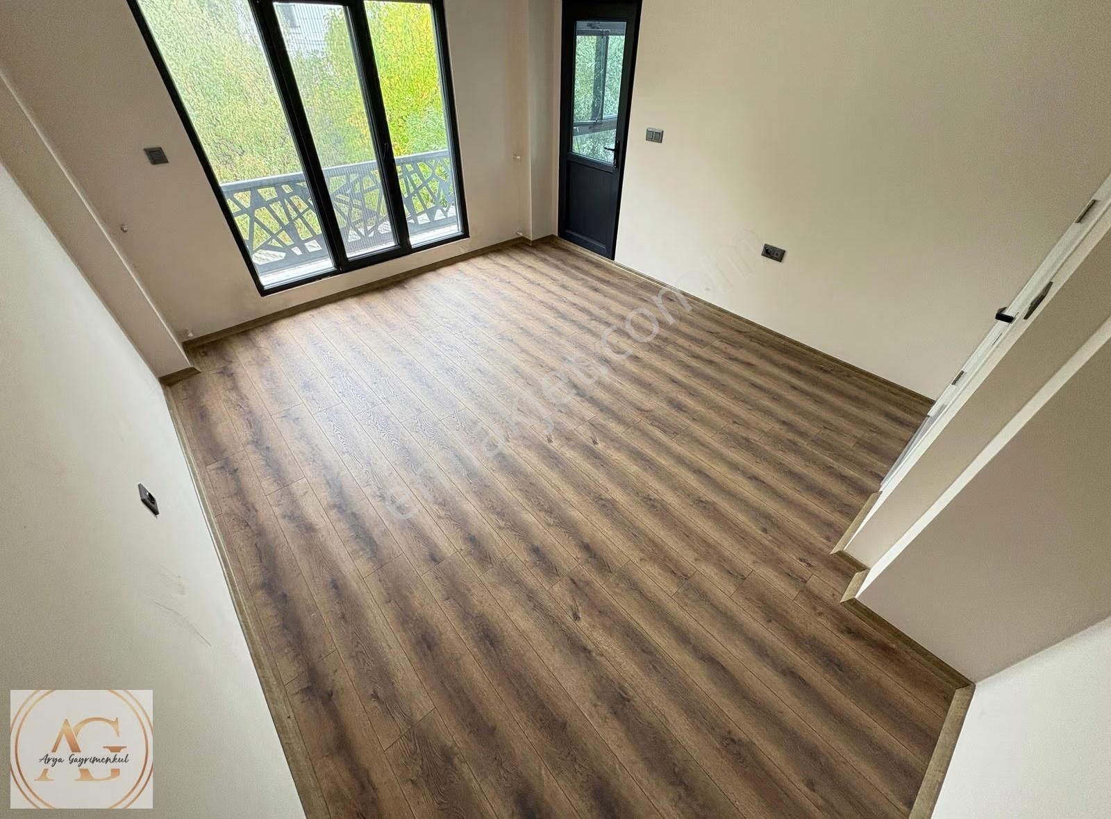 Arya Gayrimenkul'den Akçay'da Şık Tasarımlı 4+1 Lüks Villa - Görsel 8