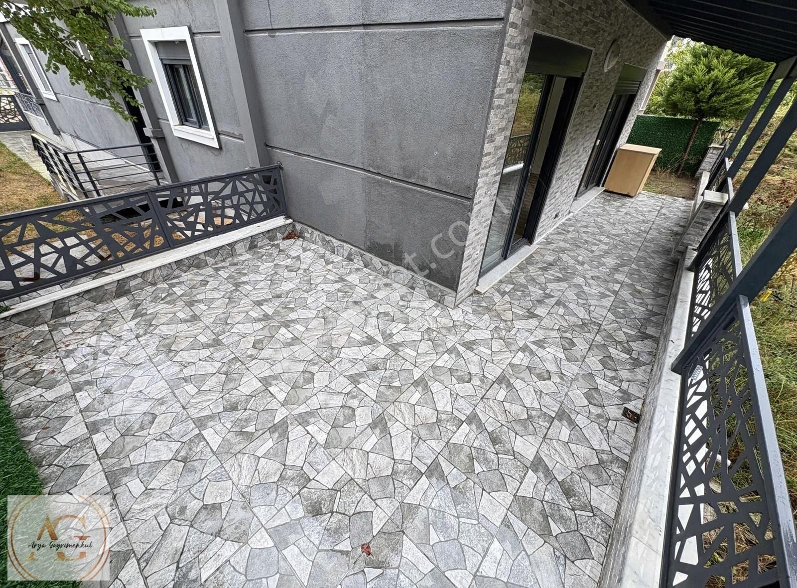 Arya Gayrimenkul'den Akçay'da Şık Tasarımlı 4+1 Lüks Villa - Görsel 33