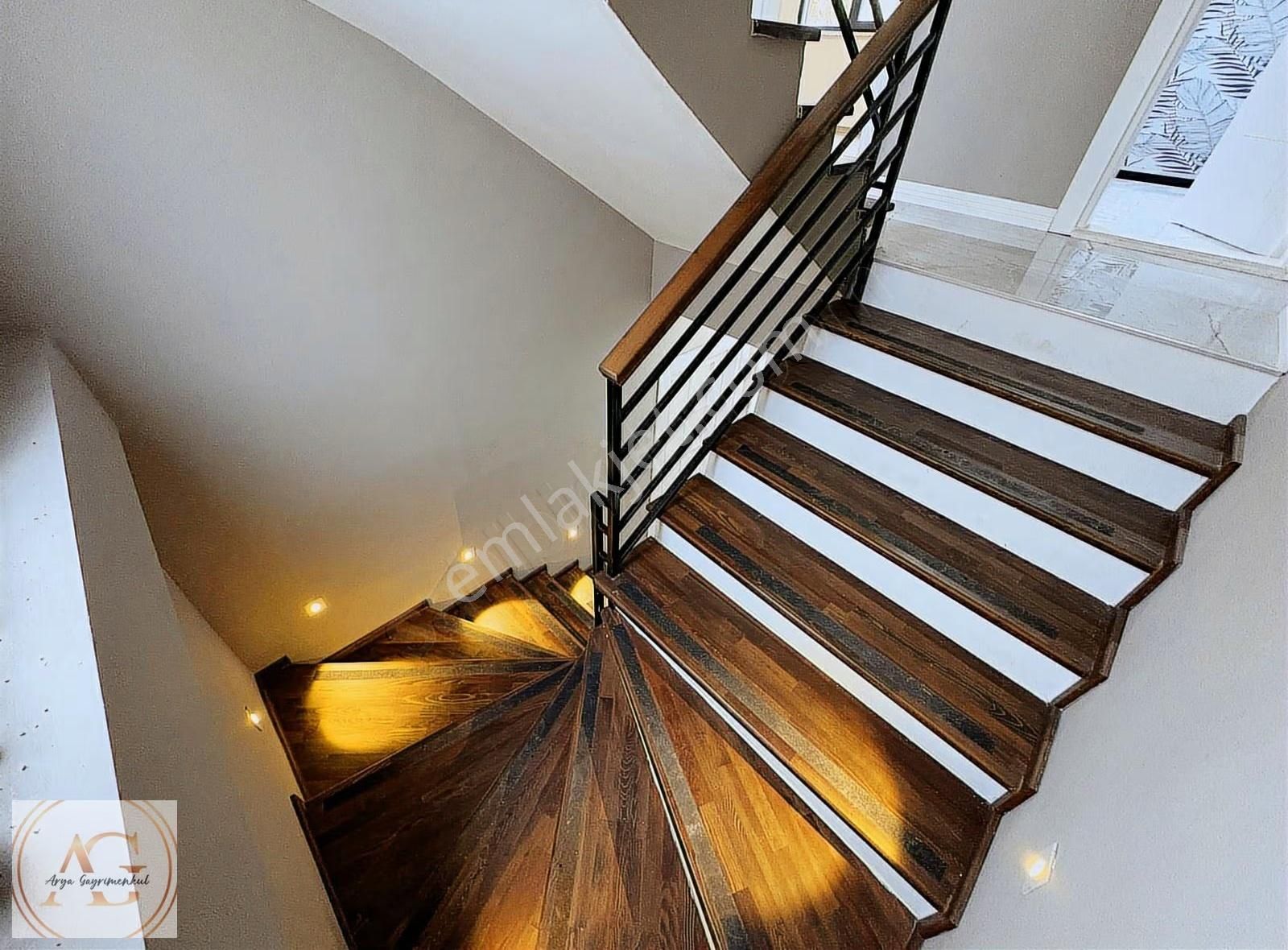 Arya Gayrimenkul'den Akçay'da Şık Tasarımlı 4+1 Lüks Villa - Görsel 23