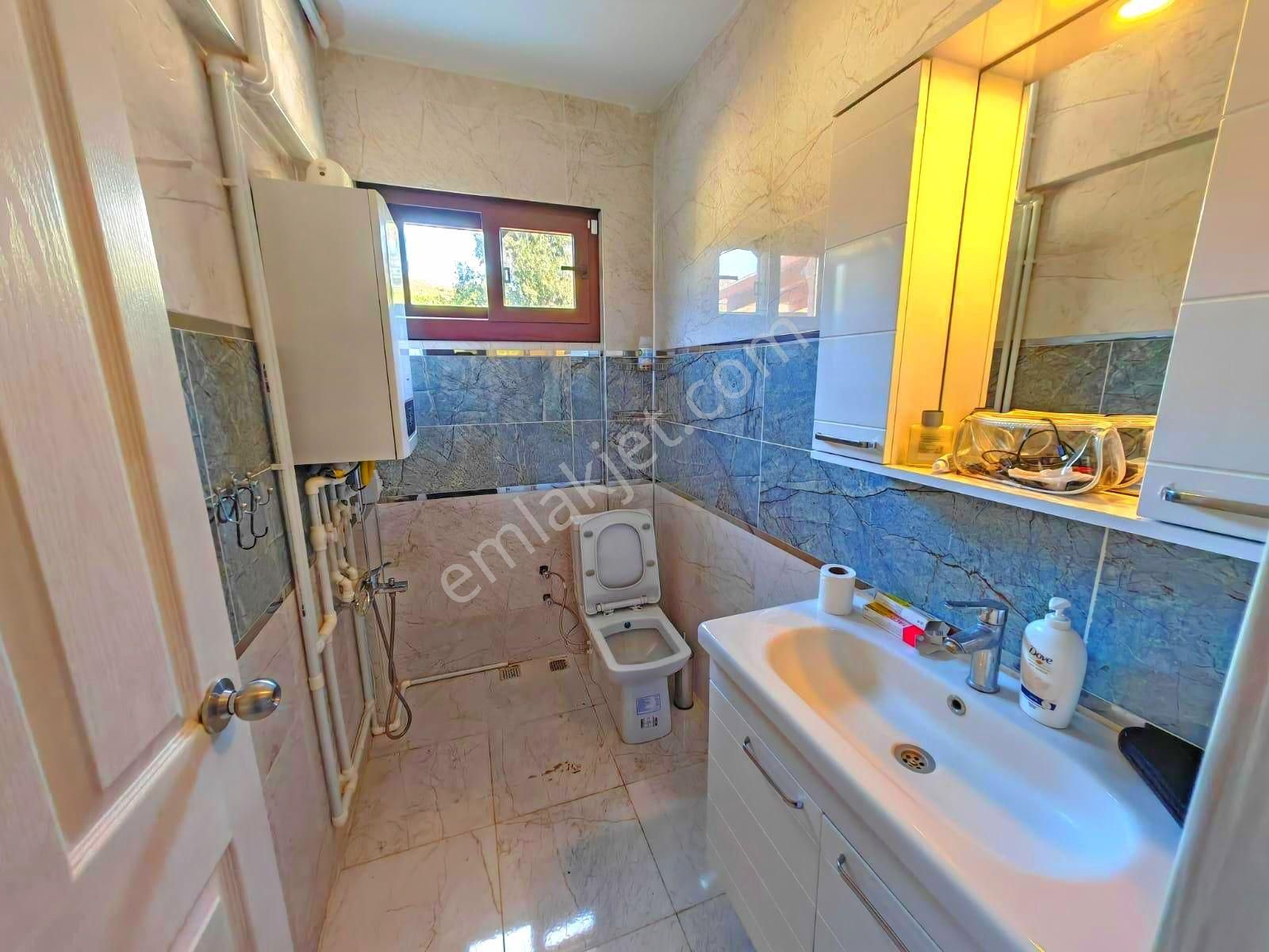 Kuşadasında Plaja 200 Mt.avm'ye Çok Yakın Özel Havuzlu Geniş Bahçeli 4+1 Villa - Görsel 12