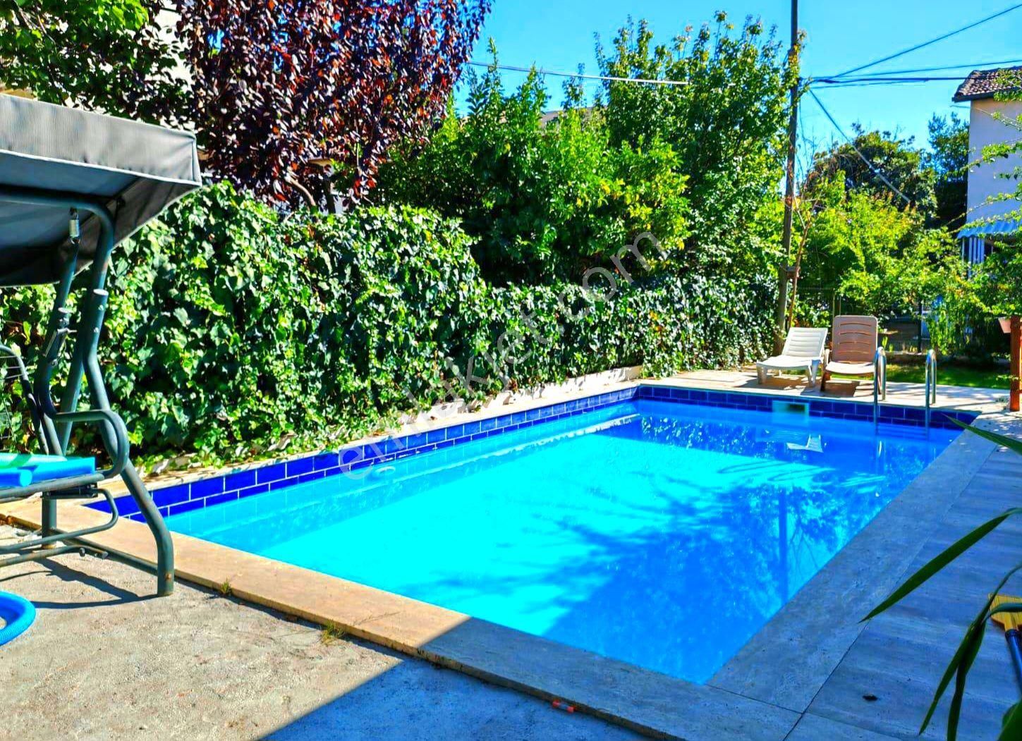 Kuşadasında Plaja 200 Mt.avm'ye Çok Yakın Özel Havuzlu Geniş Bahçeli 4+1 Villa - Görsel 2