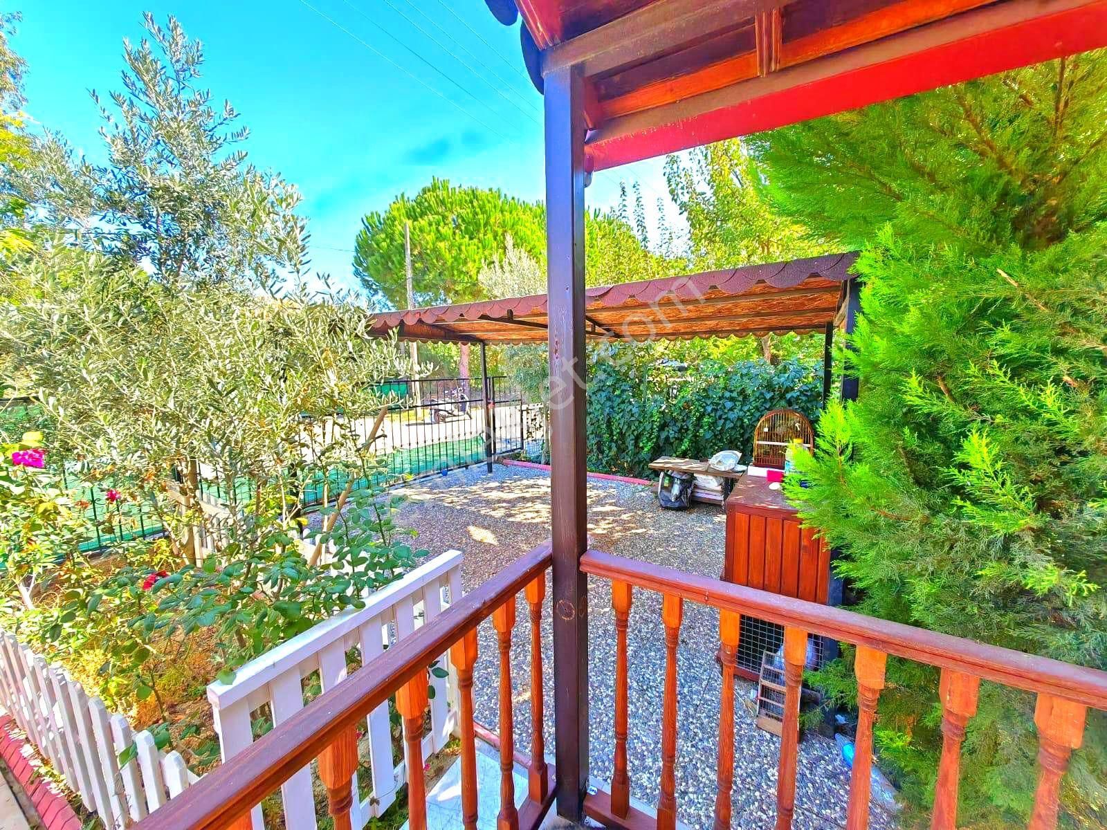 Kuşadasında Plaja 200 Mt.avm'ye Çok Yakın Özel Havuzlu Geniş Bahçeli 4+1 Villa - Görsel 8