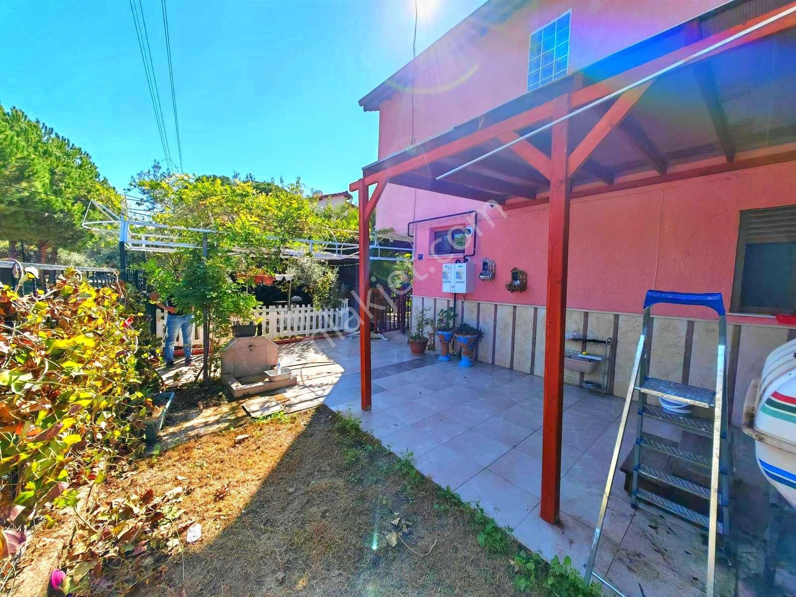 Kuşadasında Plaja 200 Mt.avm'ye Çok Yakın Özel Havuzlu Geniş Bahçeli 4+1 Villa - Görsel 10