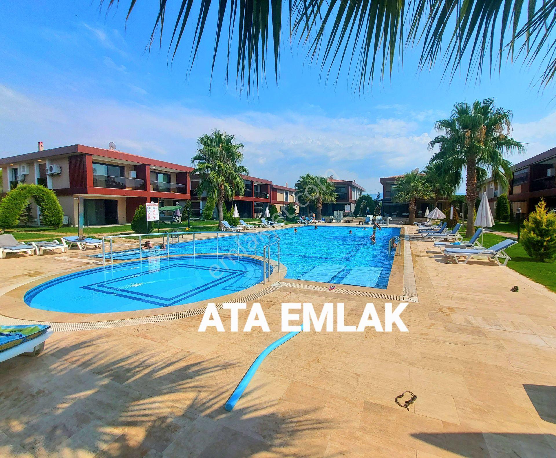 Kuşadasında Plaja Çok Yakın Havuzlu Sitede Otoparklı Bahçeli Villa - Görsel 28