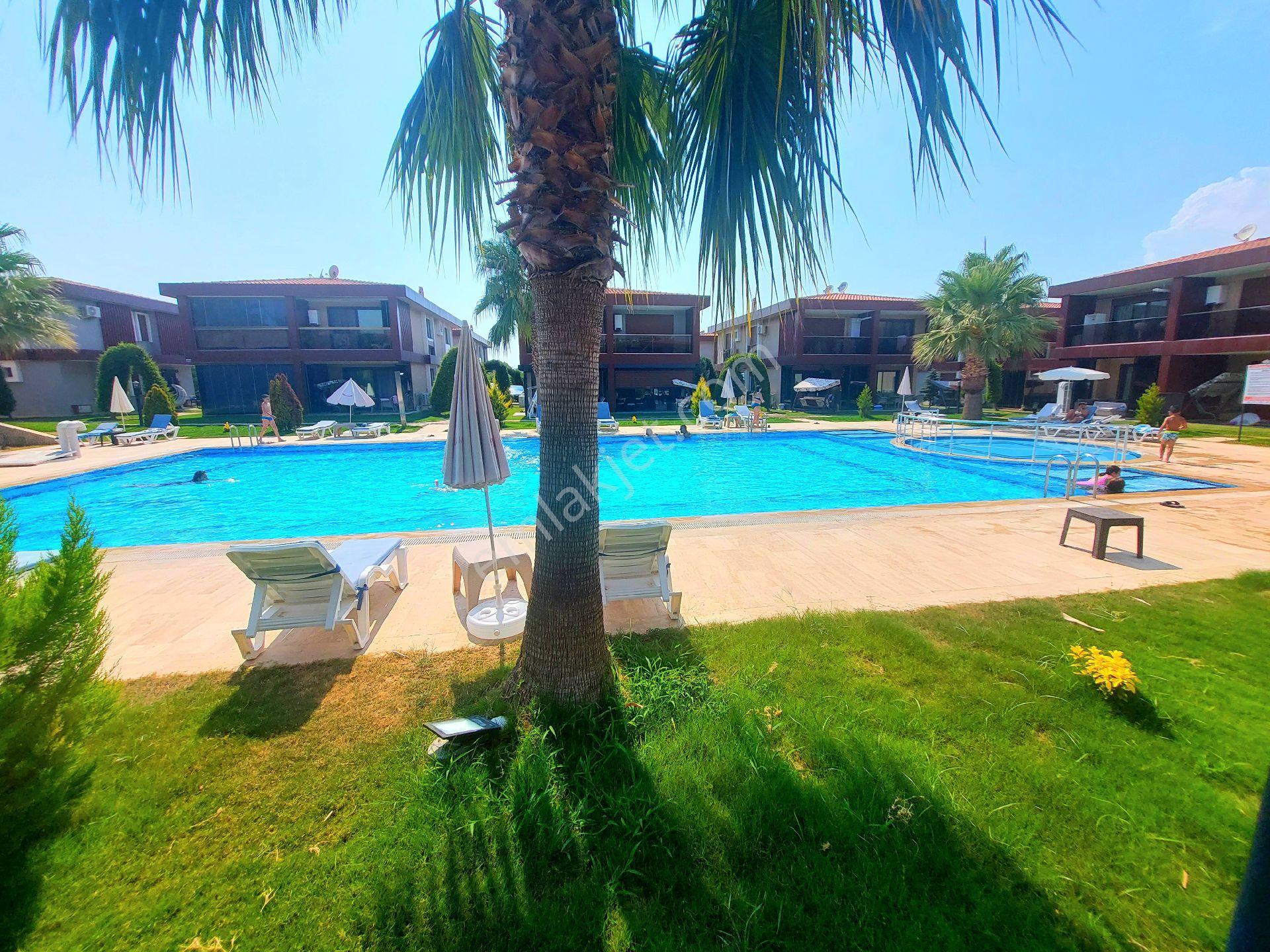 Kuşadasında Plaja Çok Yakın Havuzlu Sitede Otoparklı Bahçeli Villa - Görsel 31