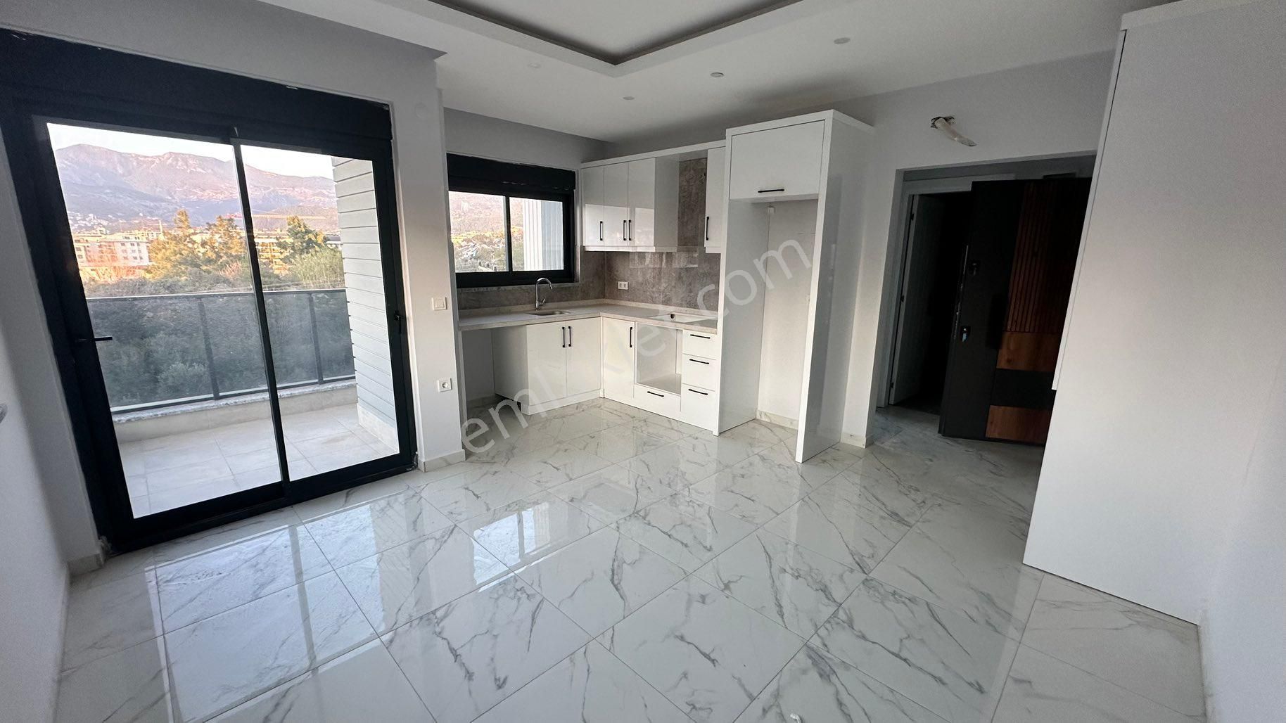 Alanya Tosmur Da 1+1 Kiralık Sıfır Daire - Görsel 8