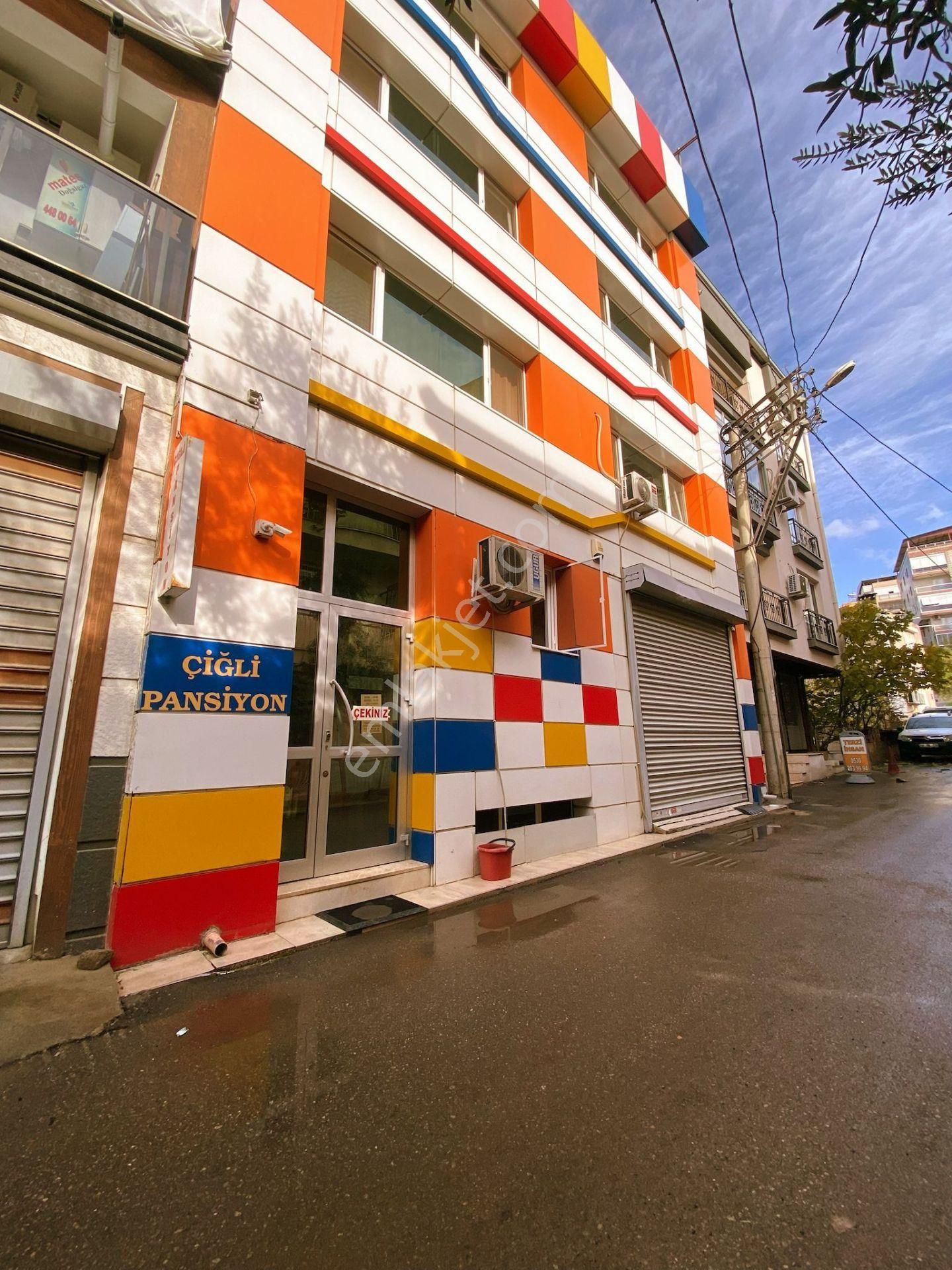 Çiğli Merkezde Güvenilir Günlük Lüks Kiralık Daire - Görsel 9