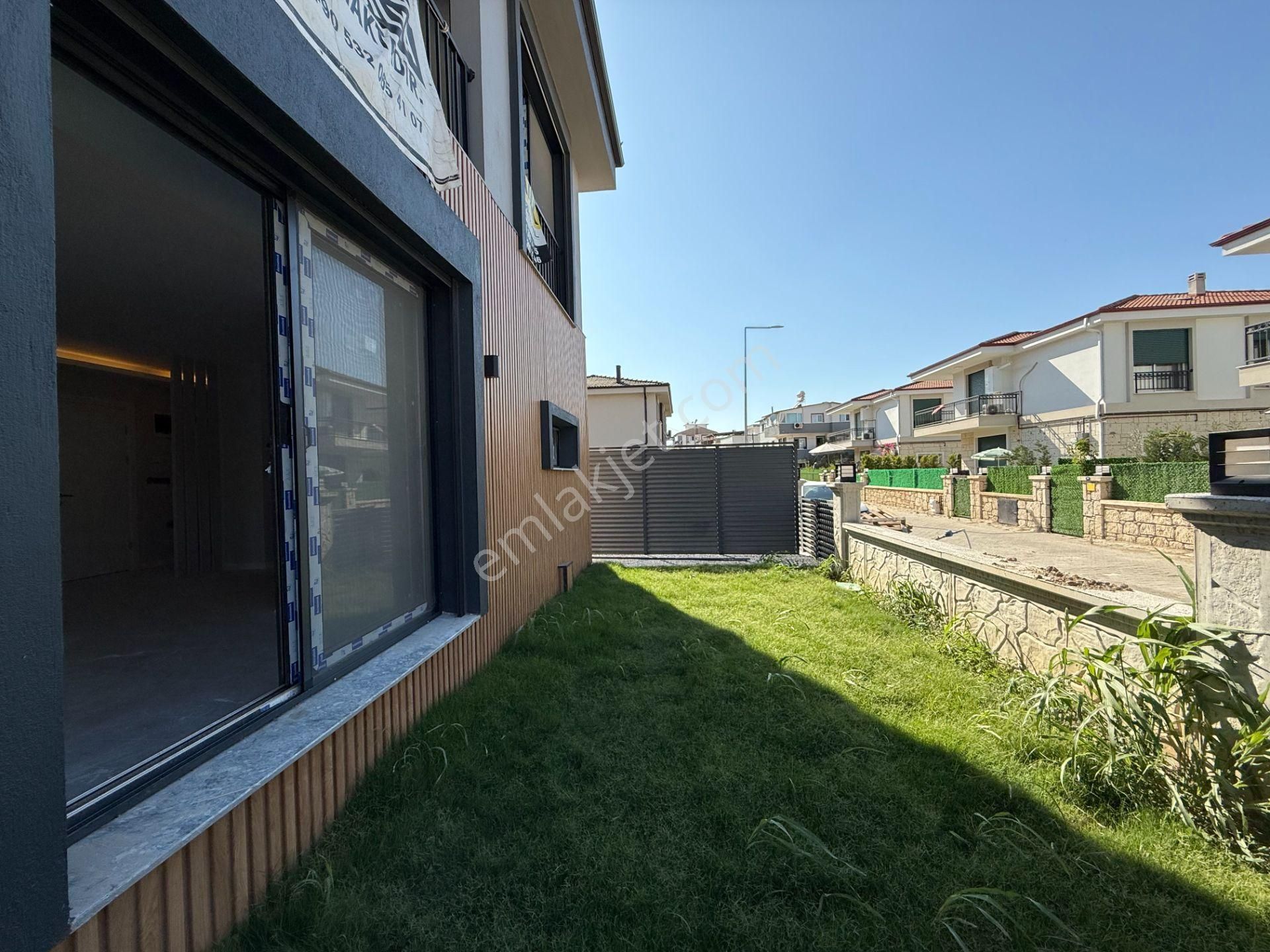 Seferihisar Çolakibrahimbey Mahallesi’nde Merkezi Konumda Satılık Villa - Görsel 28