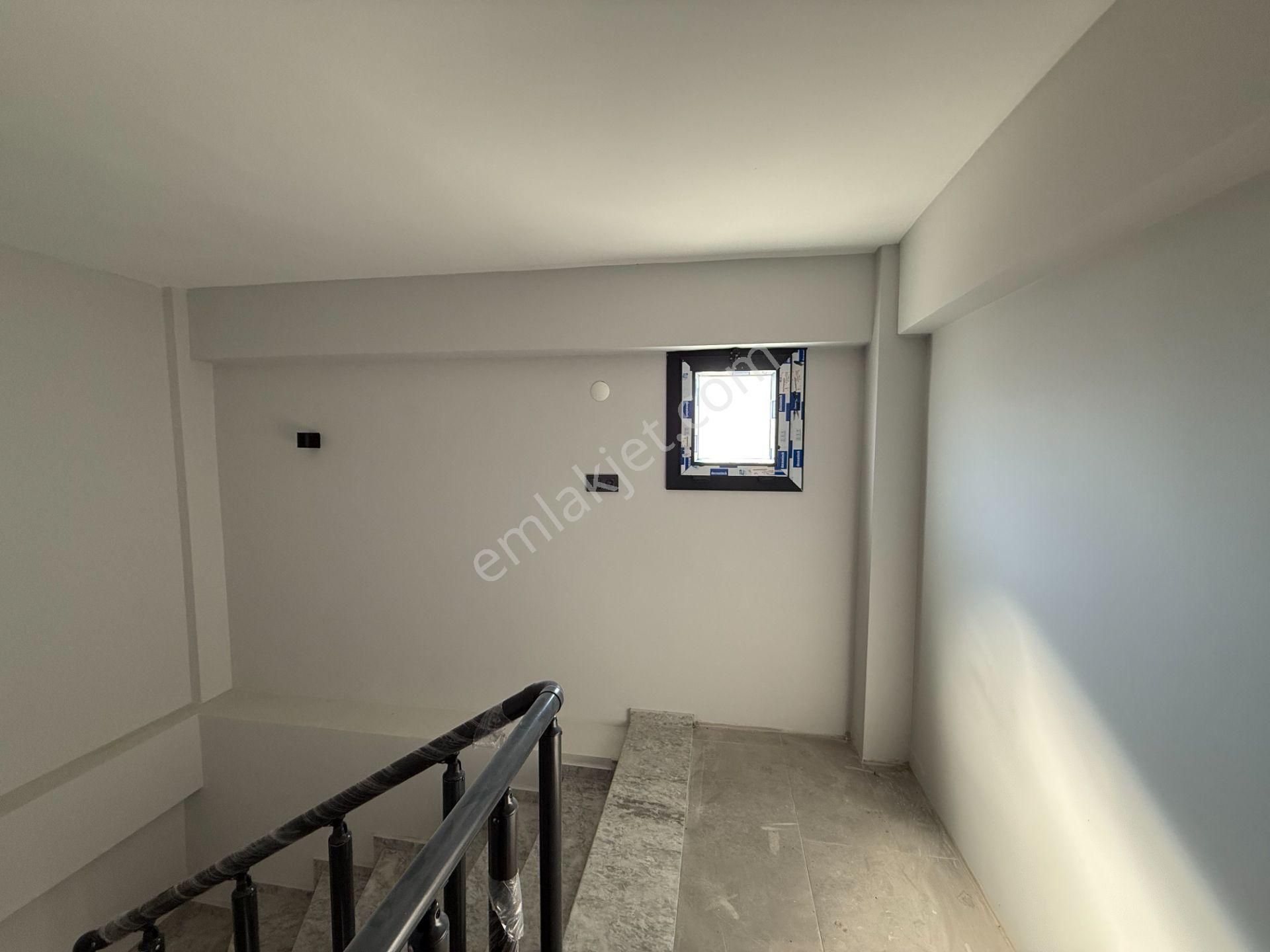 Seferihisar Çolakibrahimbey Mahallesi’nde Merkezi Konumda Satılık Villa - Görsel 32