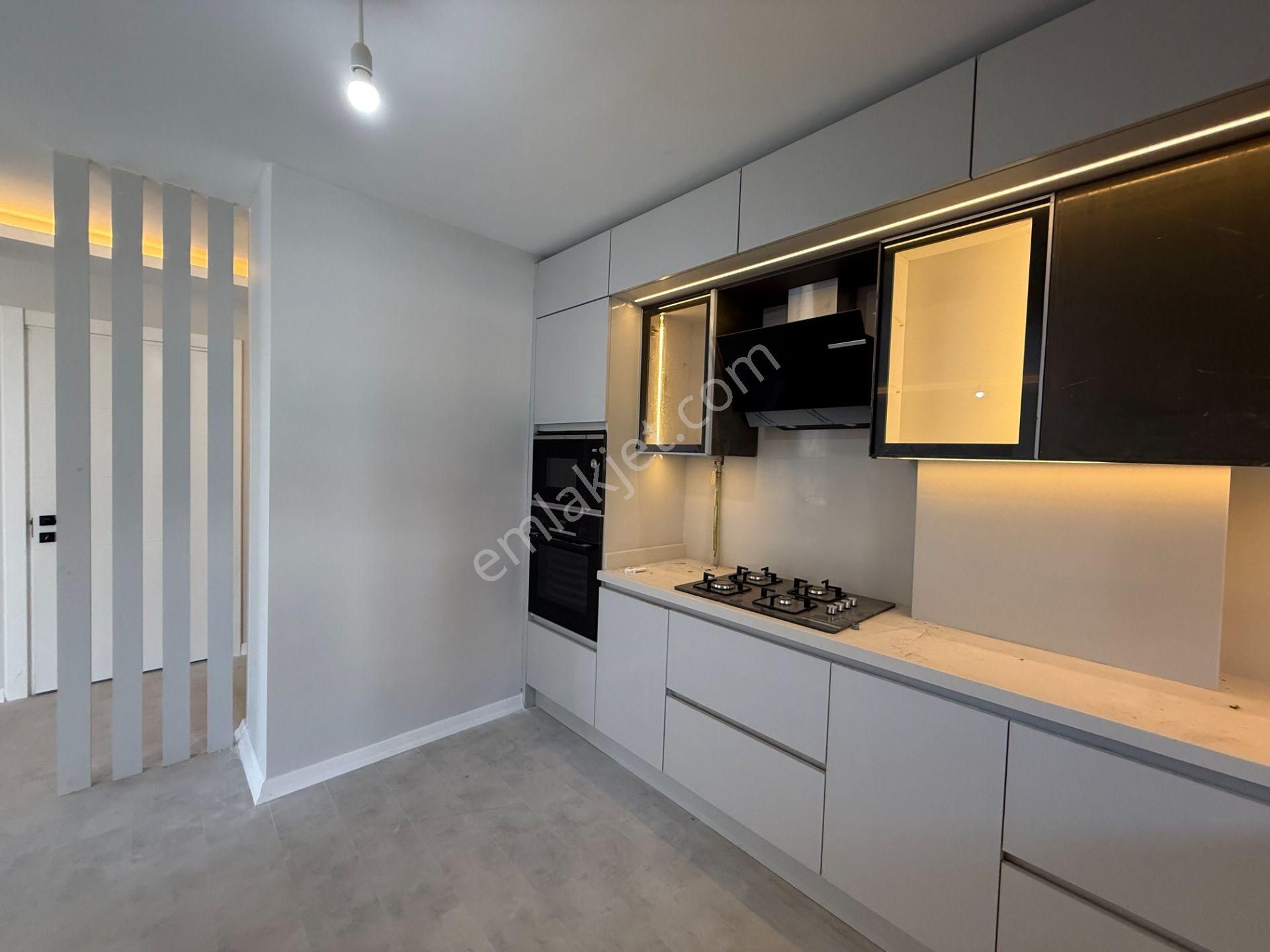 Seferihisar Çolakibrahimbey Mahallesi’nde Merkezi Konumda Satılık Villa - Görsel 2