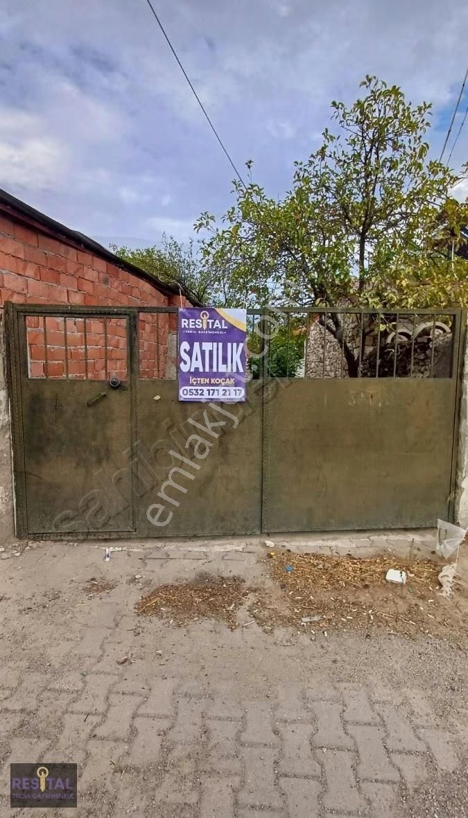 Çanakkale Merkez Dümrek Köyünde 380m2 Arsa Icınde 3+1 Satılık Ev