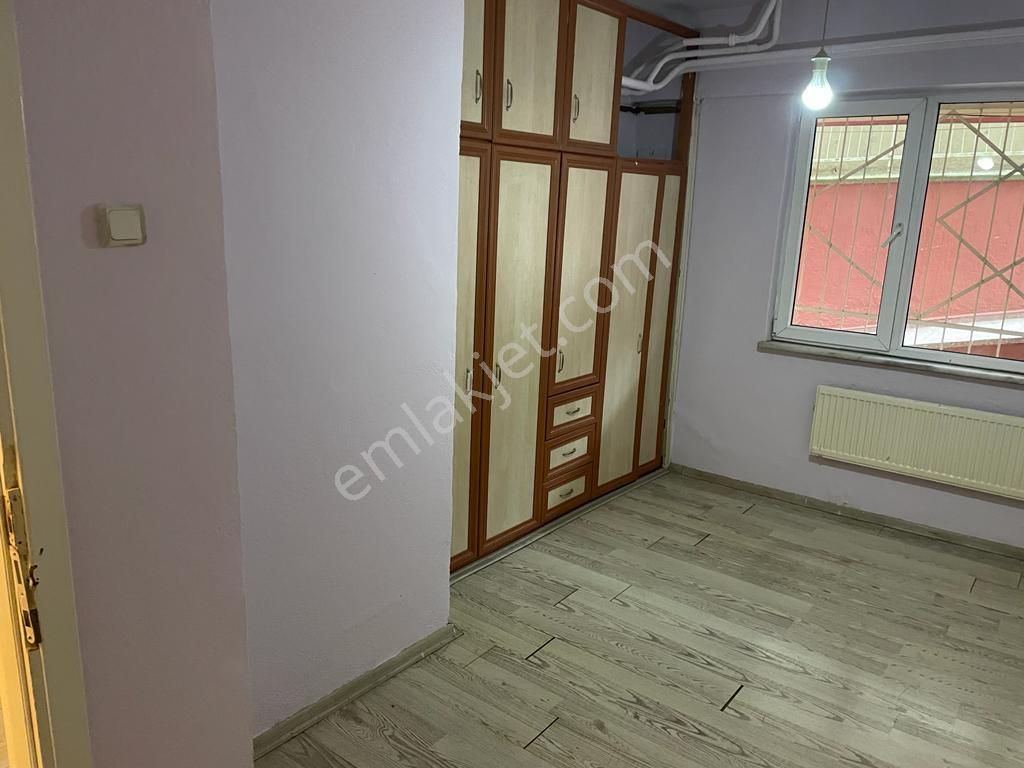 Atatürk İlkokulu Yanında Doğalgazlı Bahçe Katı Kiralık Daire - Görsel 8