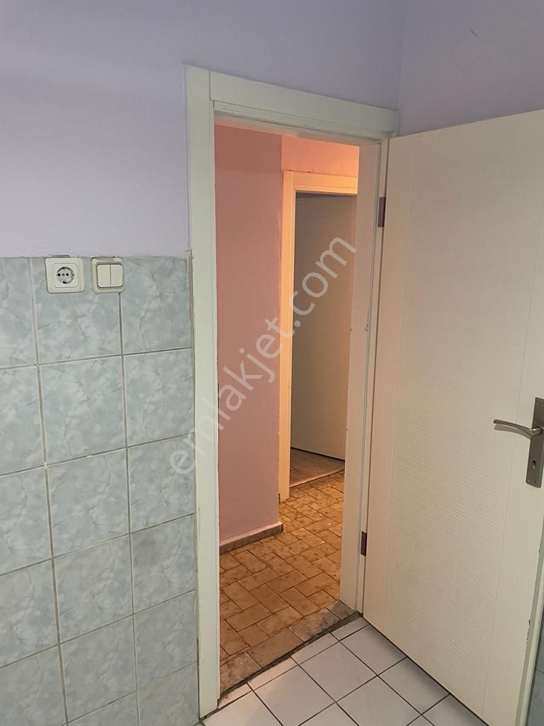 Atatürk İlkokulu Yanında Doğalgazlı Bahçe Katı Kiralık Daire - Görsel 5